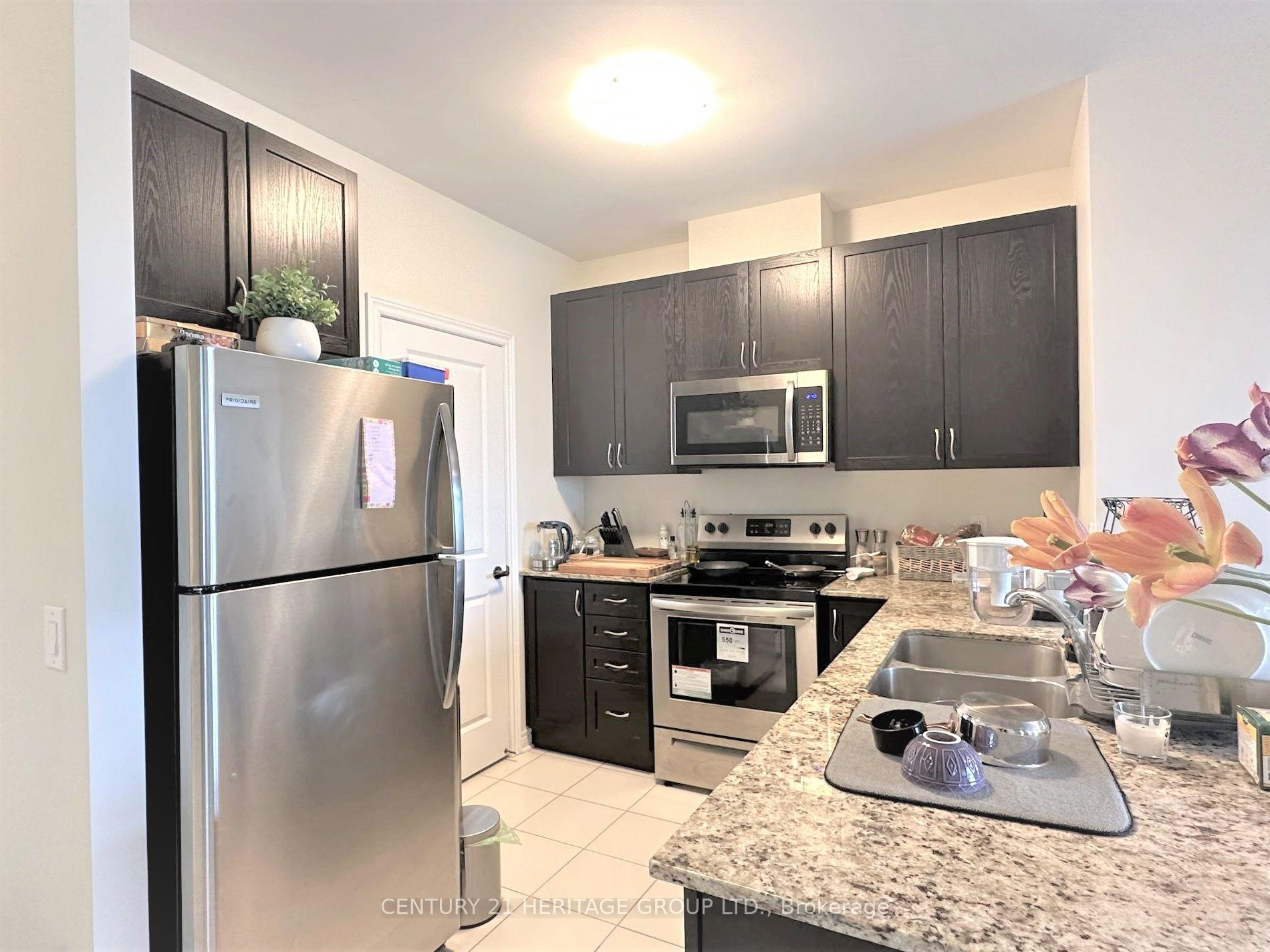 Photo 7 of Unit 32, 7325 Markham Street, Markham, Cedarwood — HOMEH