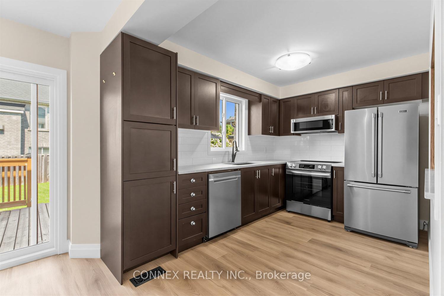 Photo 11 of 16 Mcavoy Drive, Barrie, Edgehill Drive — HOMEH