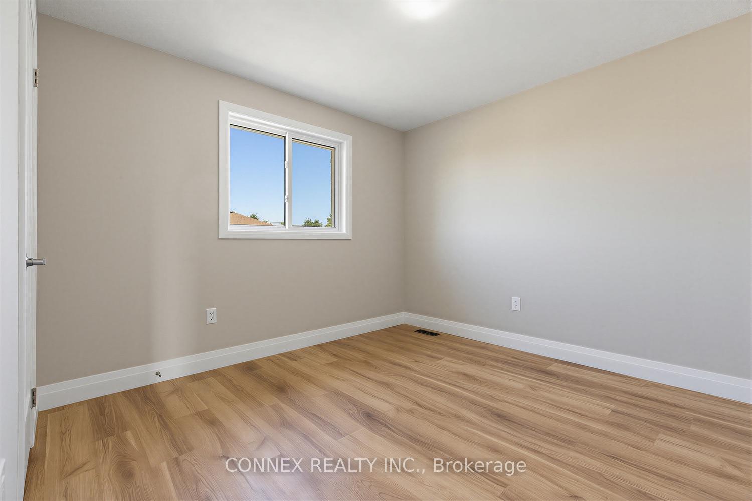 Photo 26 of 16 Mcavoy Drive, Barrie, Edgehill Drive — HOMEH