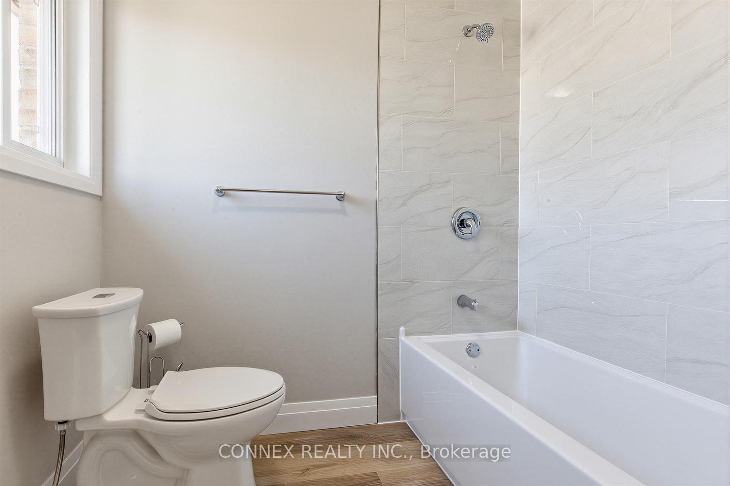 Photo 38 of 16 Mcavoy Drive, Barrie, Edgehill Drive — HOMEH