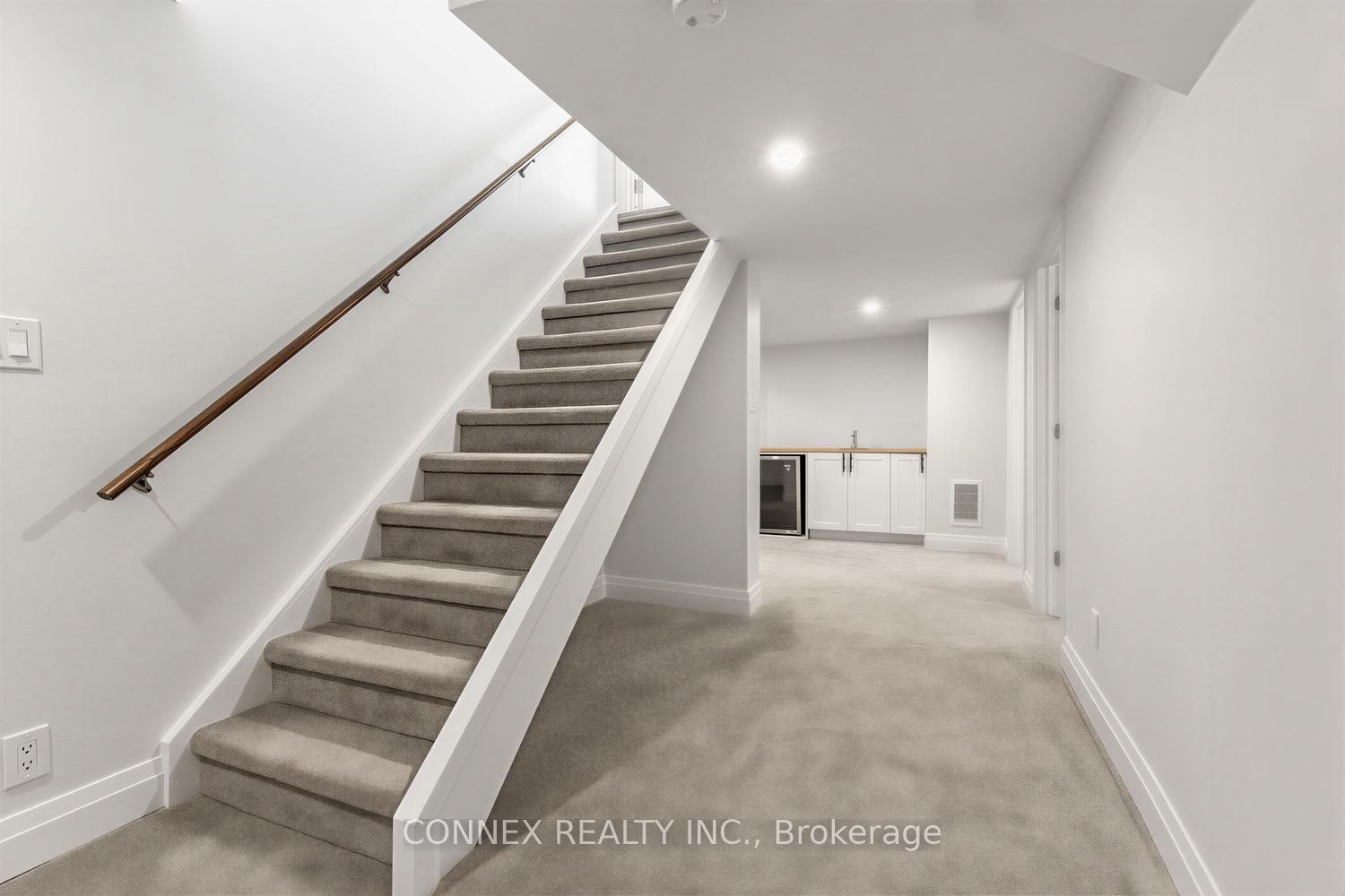 Photo 43 of 16 Mcavoy Drive, Barrie, Edgehill Drive — HOMEH