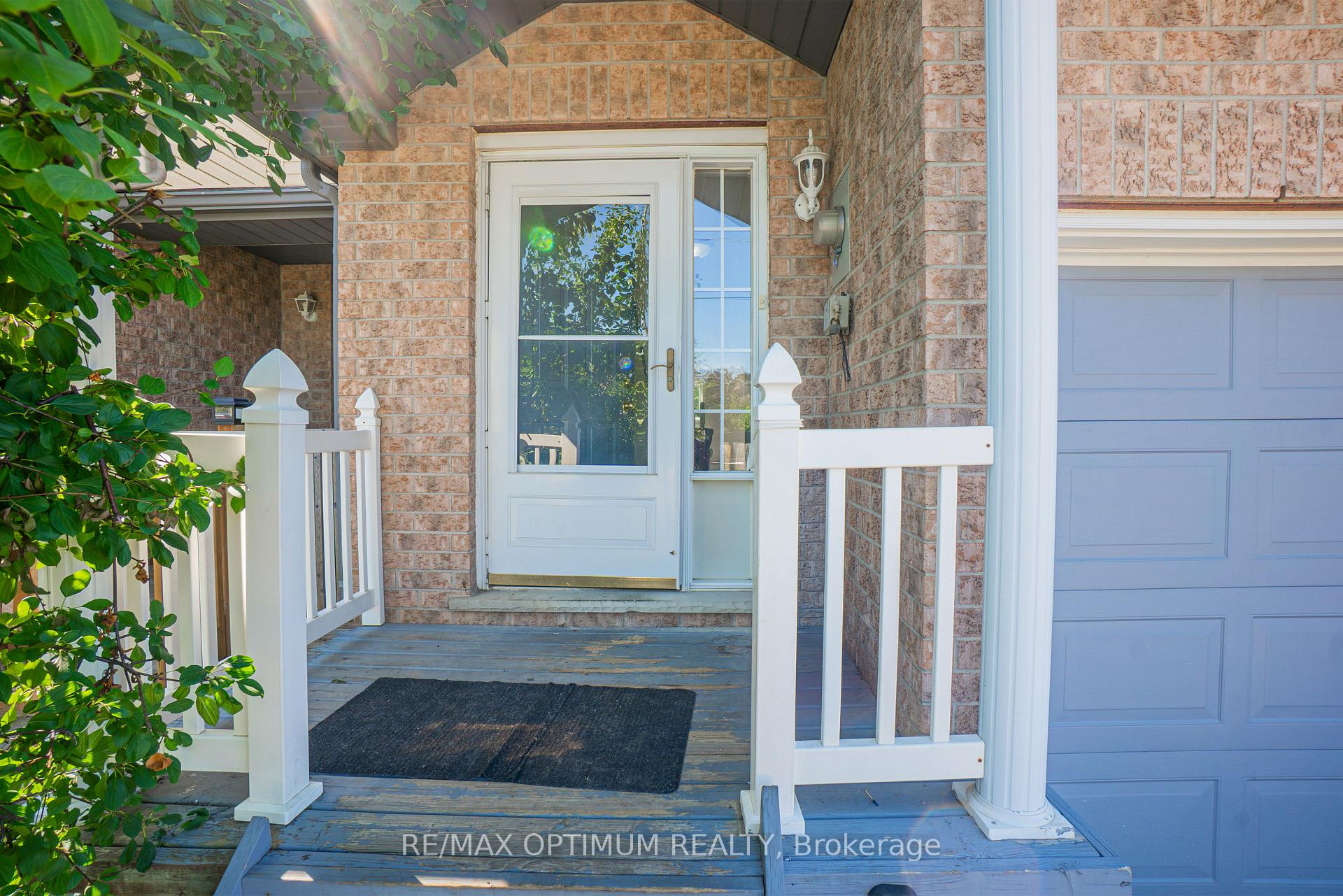 Photo 2 of 139 Activa Avenue, Kitchener, Larentian West — HOMEH