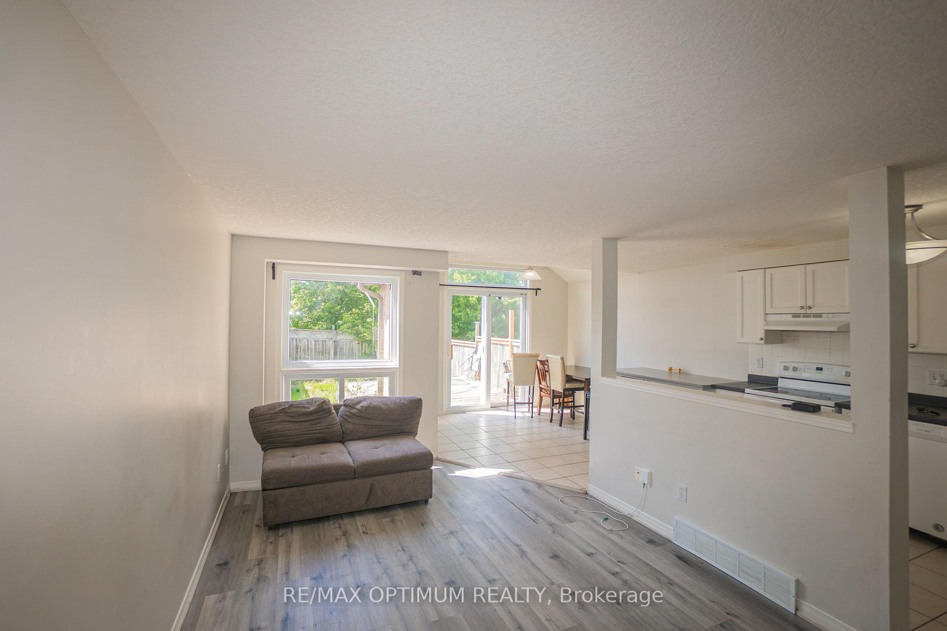 Photo 6 of 139 Activa Avenue, Kitchener, Larentian West — HOMEH