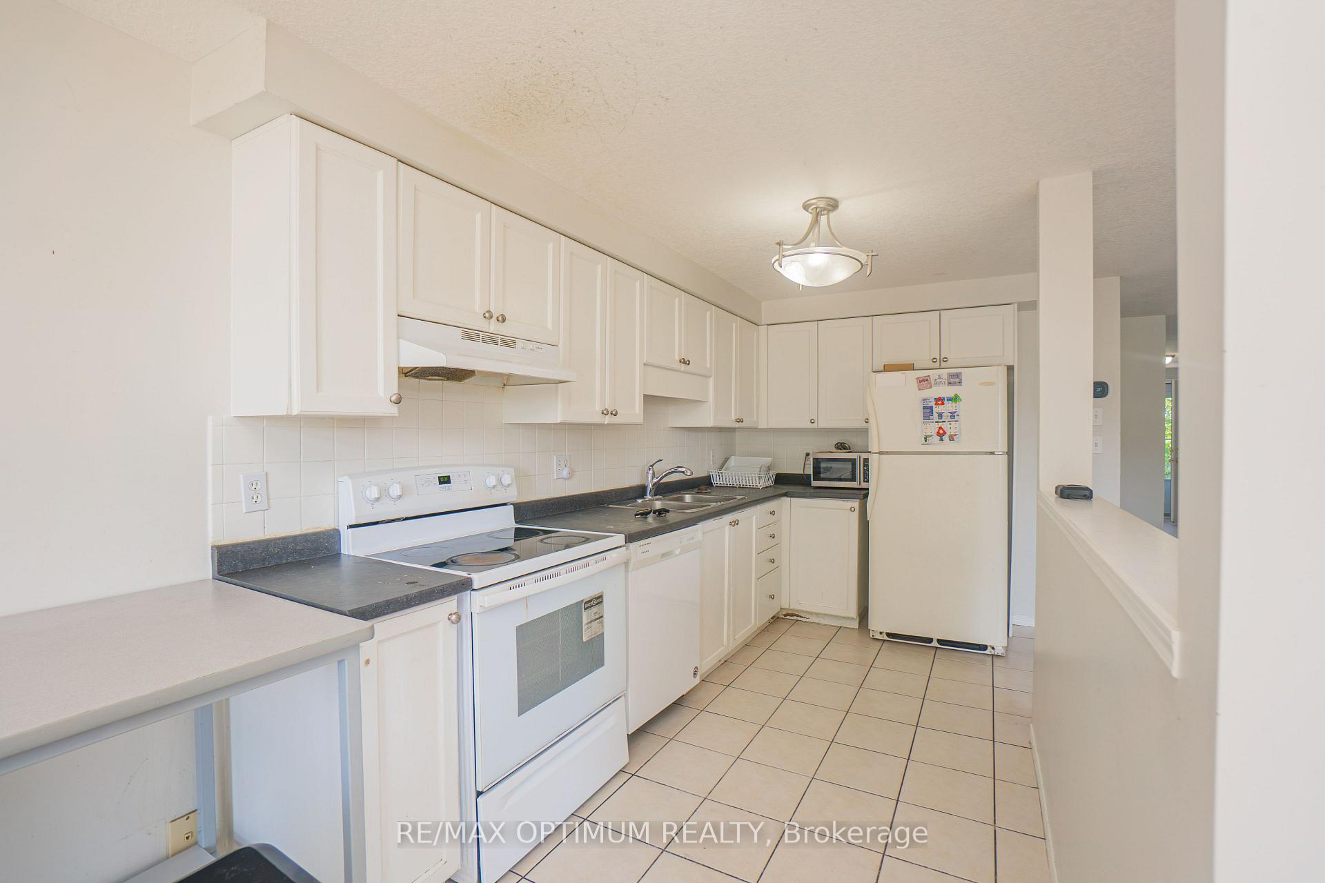 Photo 8 of 139 Activa Avenue, Kitchener, Larentian West — HOMEH