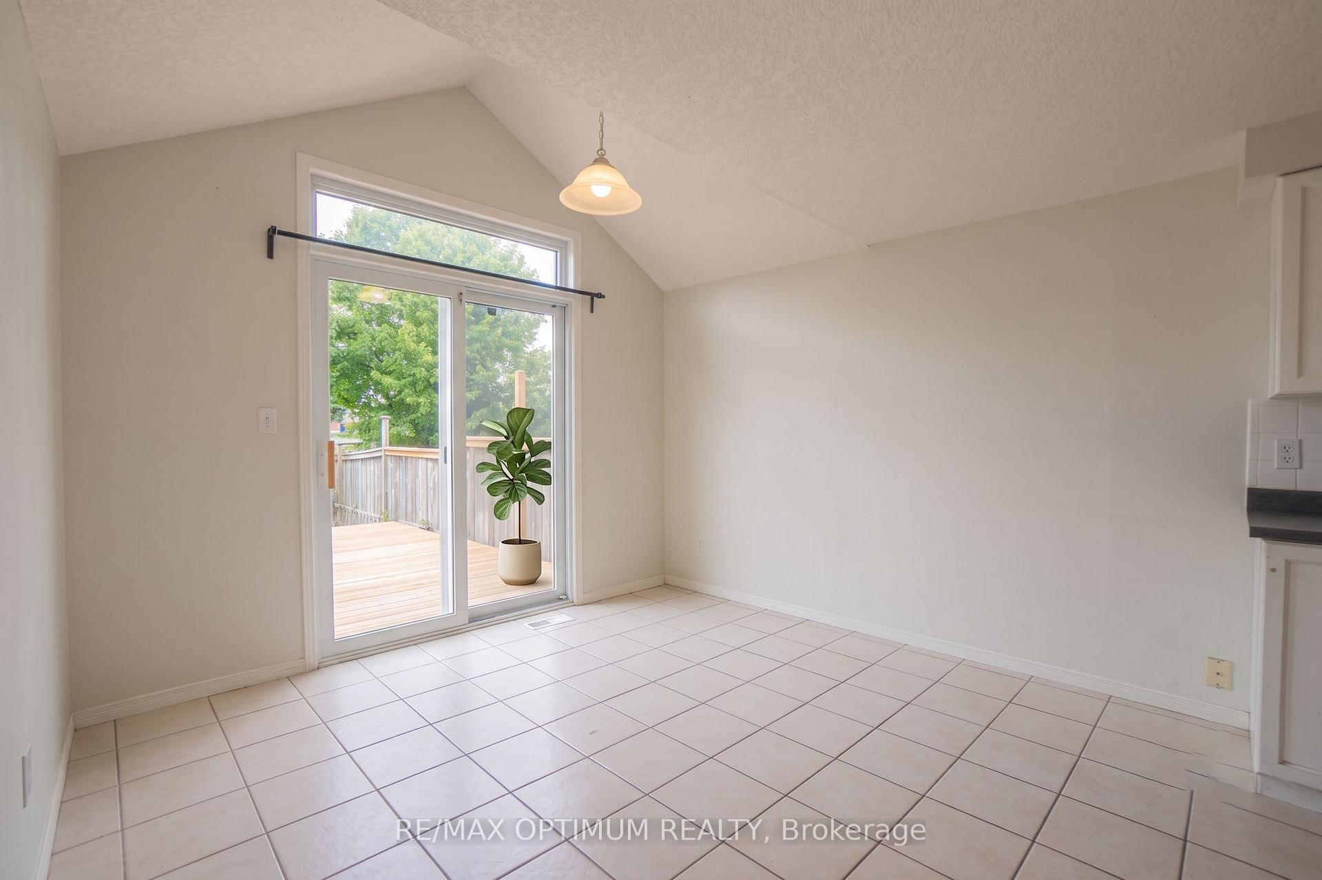 Photo 11 of 139 Activa Avenue, Kitchener, Larentian West — HOMEH