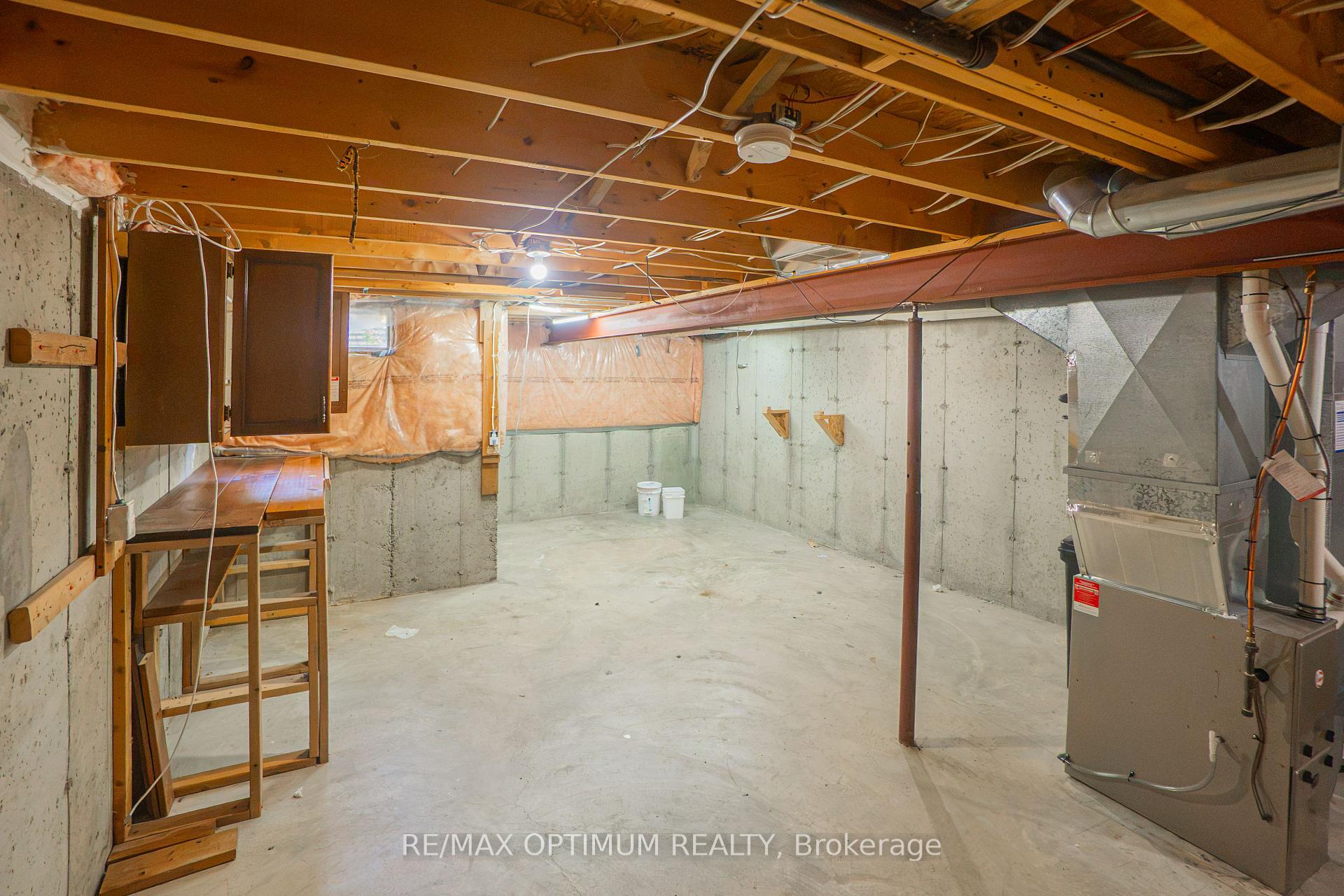 Photo 22 of 139 Activa Avenue, Kitchener, Larentian West — HOMEH