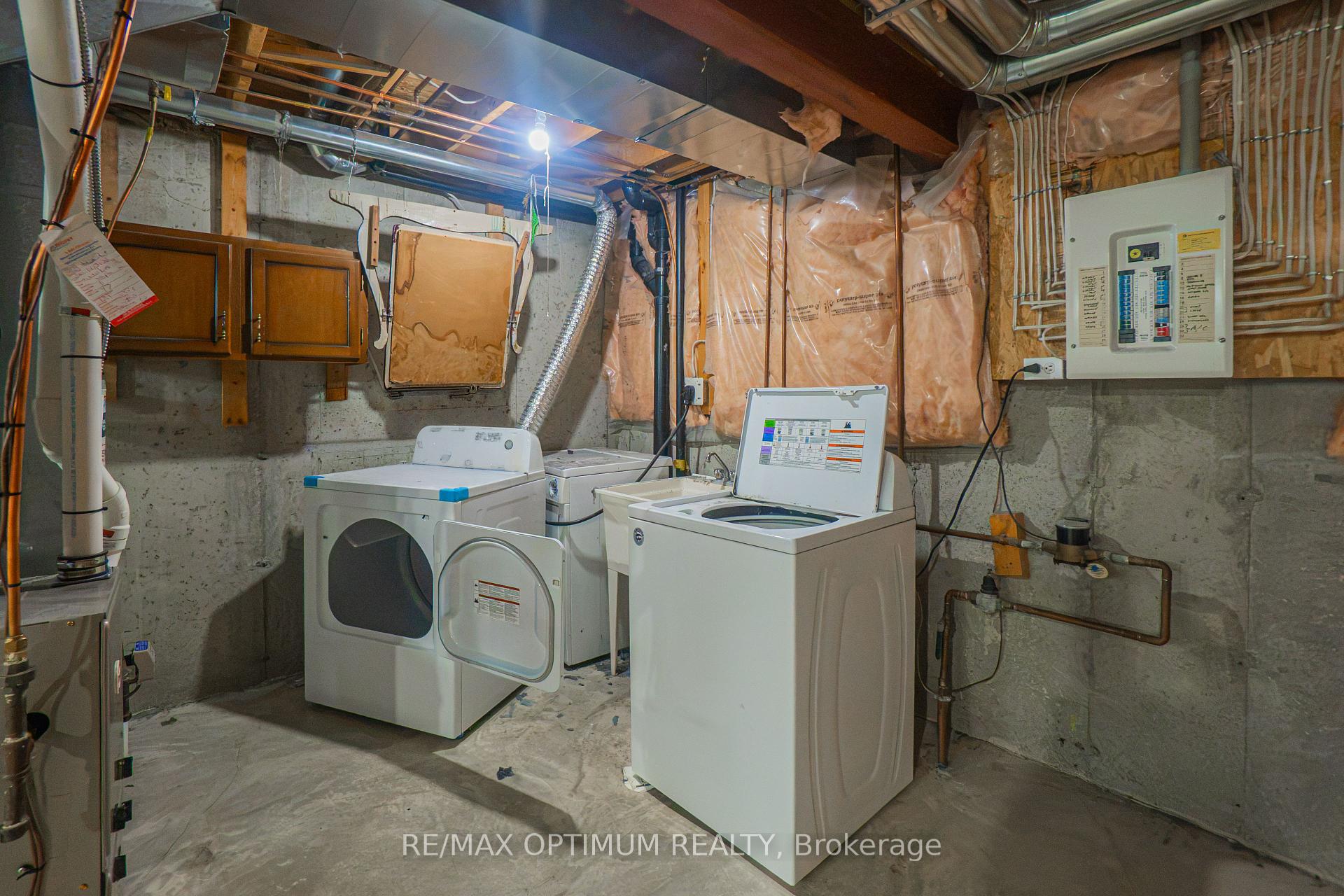 Photo 23 of 139 Activa Avenue, Kitchener, Larentian West — HOMEH