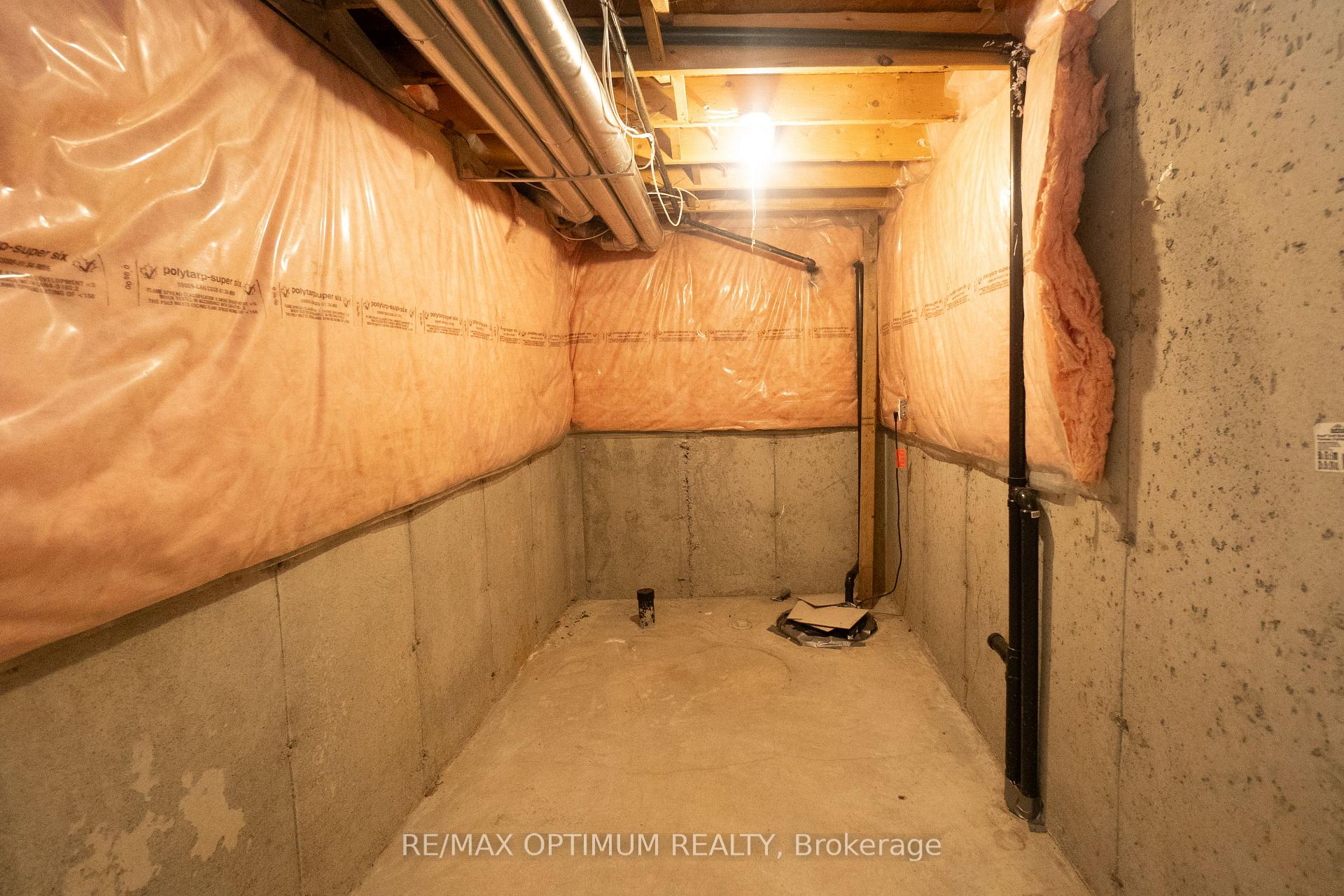 Photo 24 of 139 Activa Avenue, Kitchener, Larentian West — HOMEH