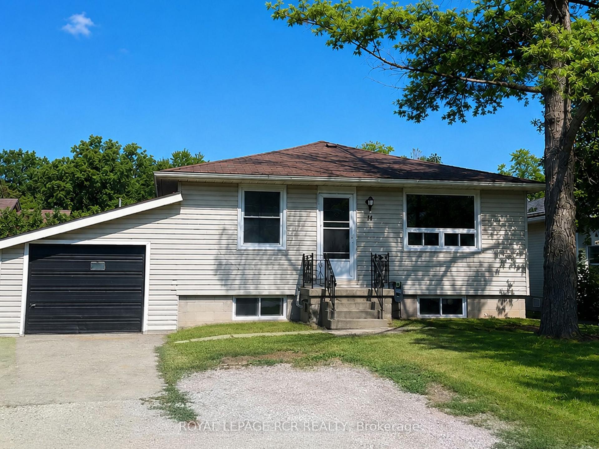 Photo 1 of 11 Jacksons Point Avenue, Georgina, Sutton & Jackson's Point — HOMEH