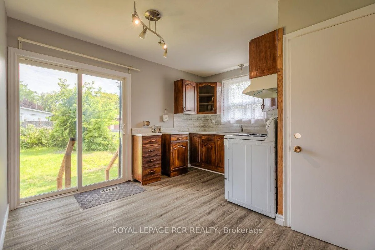 Photo 13 of 11 Jacksons Point Avenue, Georgina, Sutton & Jackson's Point — HOMEH