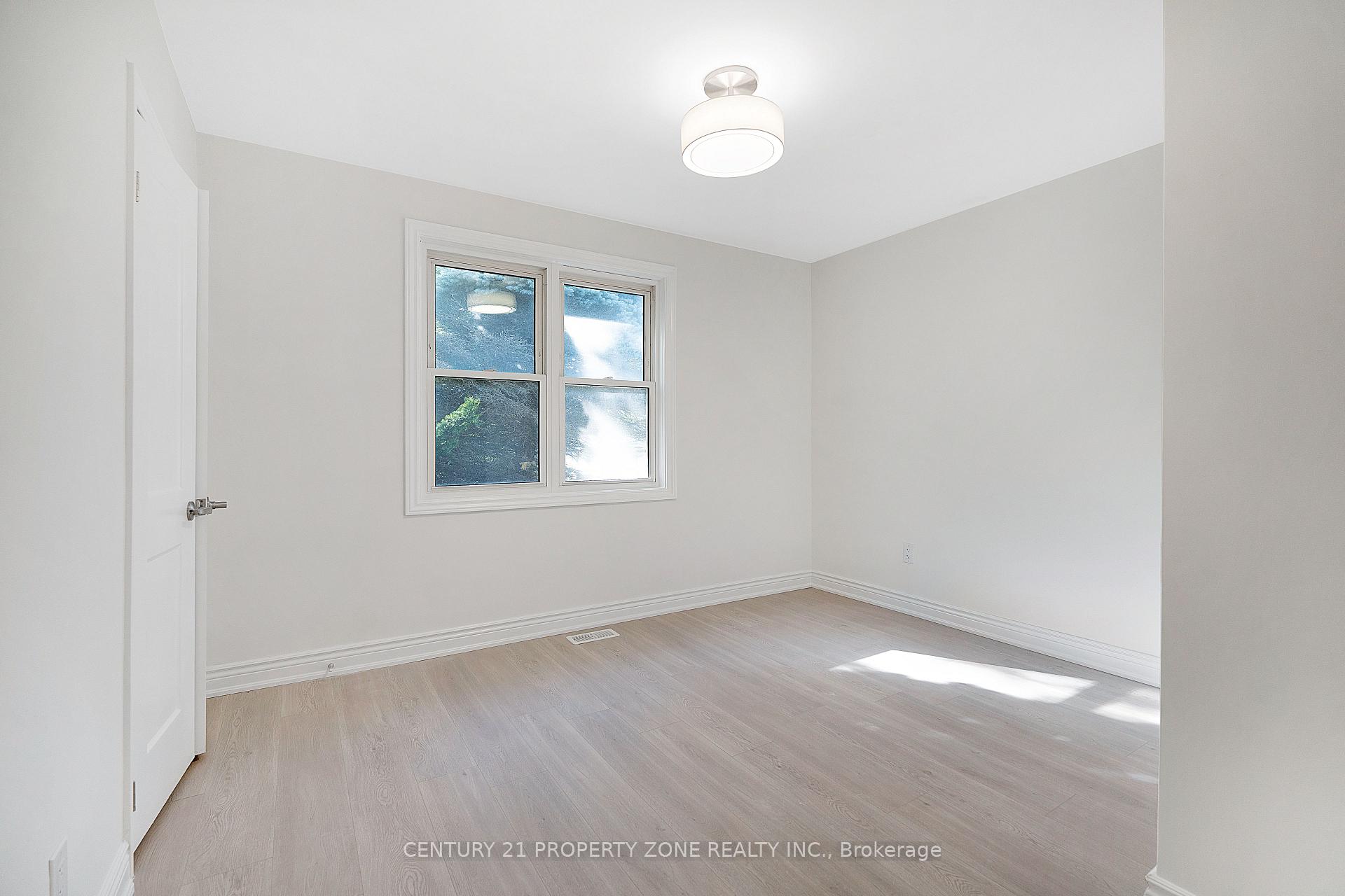 Photo 11 of 37 Adanac Drive, Scarborough, Cliffcrest — HOMEH