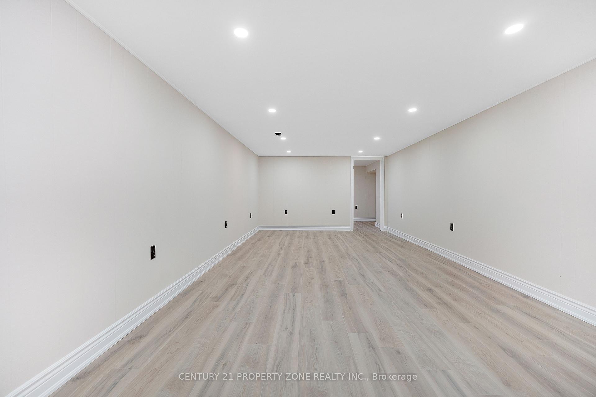 Photo 17 of 37 Adanac Drive, Scarborough, Cliffcrest — HOMEH