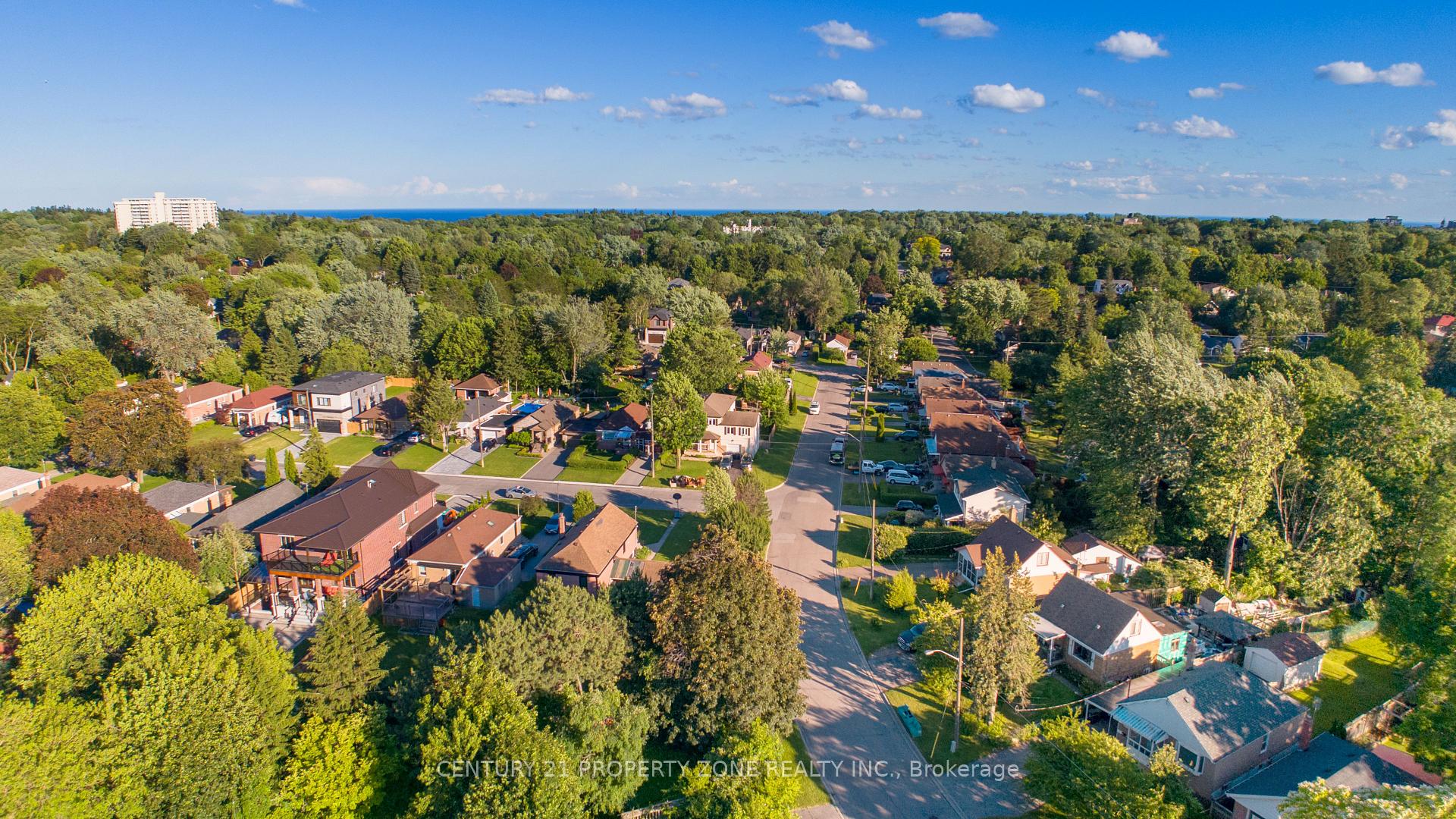Photo 27 of 37 Adanac Drive, Scarborough, Cliffcrest — HOMEH