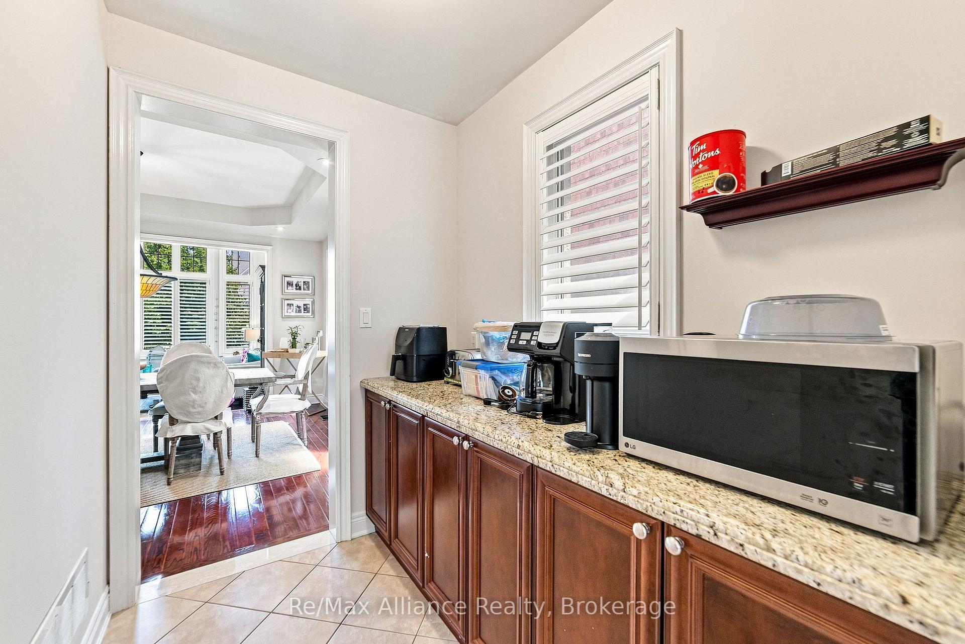Photo 10 of 2404 Rideau Drive, Oakville, Joshua Creek — HOMEH