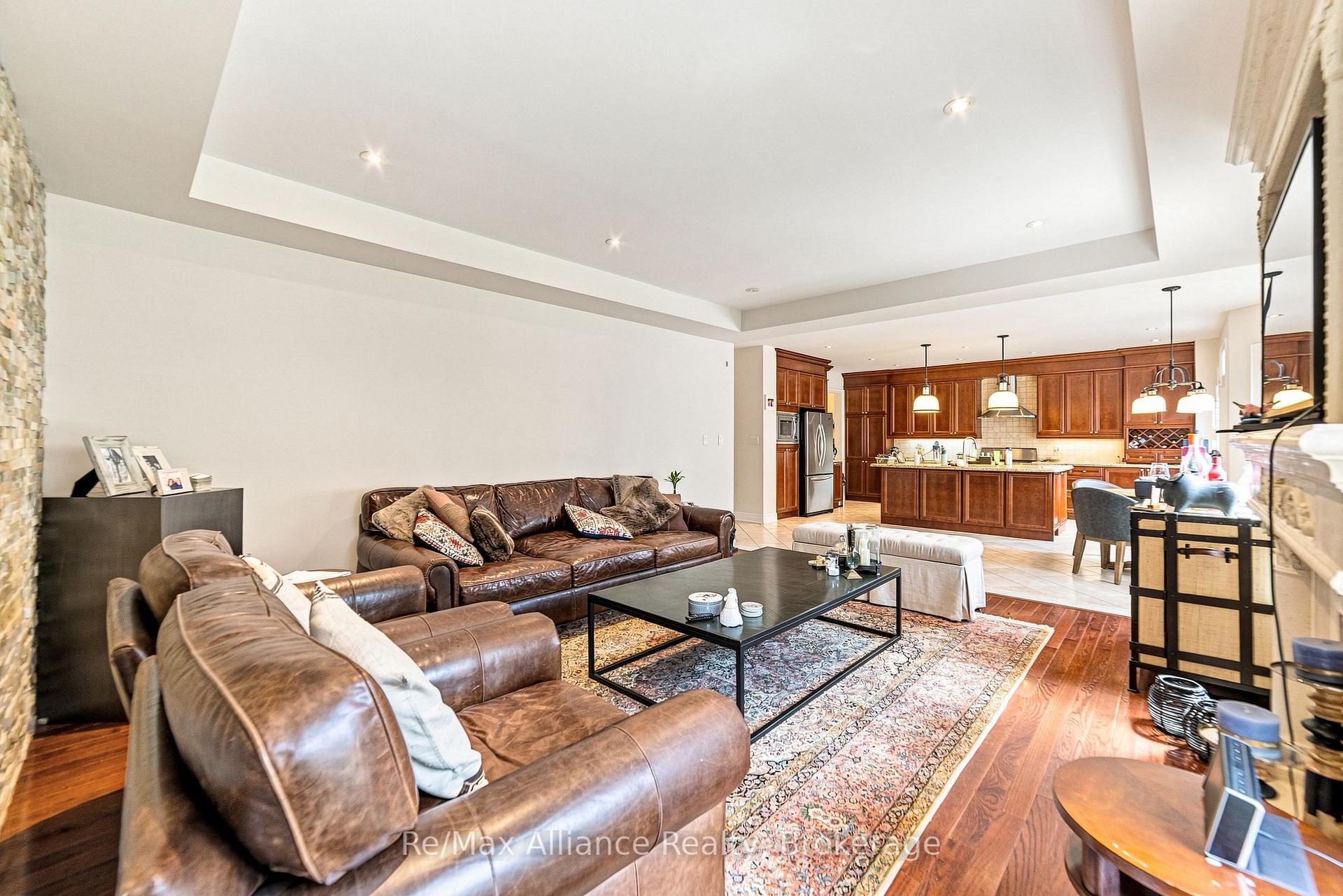 Photo 13 of 2404 Rideau Drive, Oakville, Joshua Creek — HOMEH