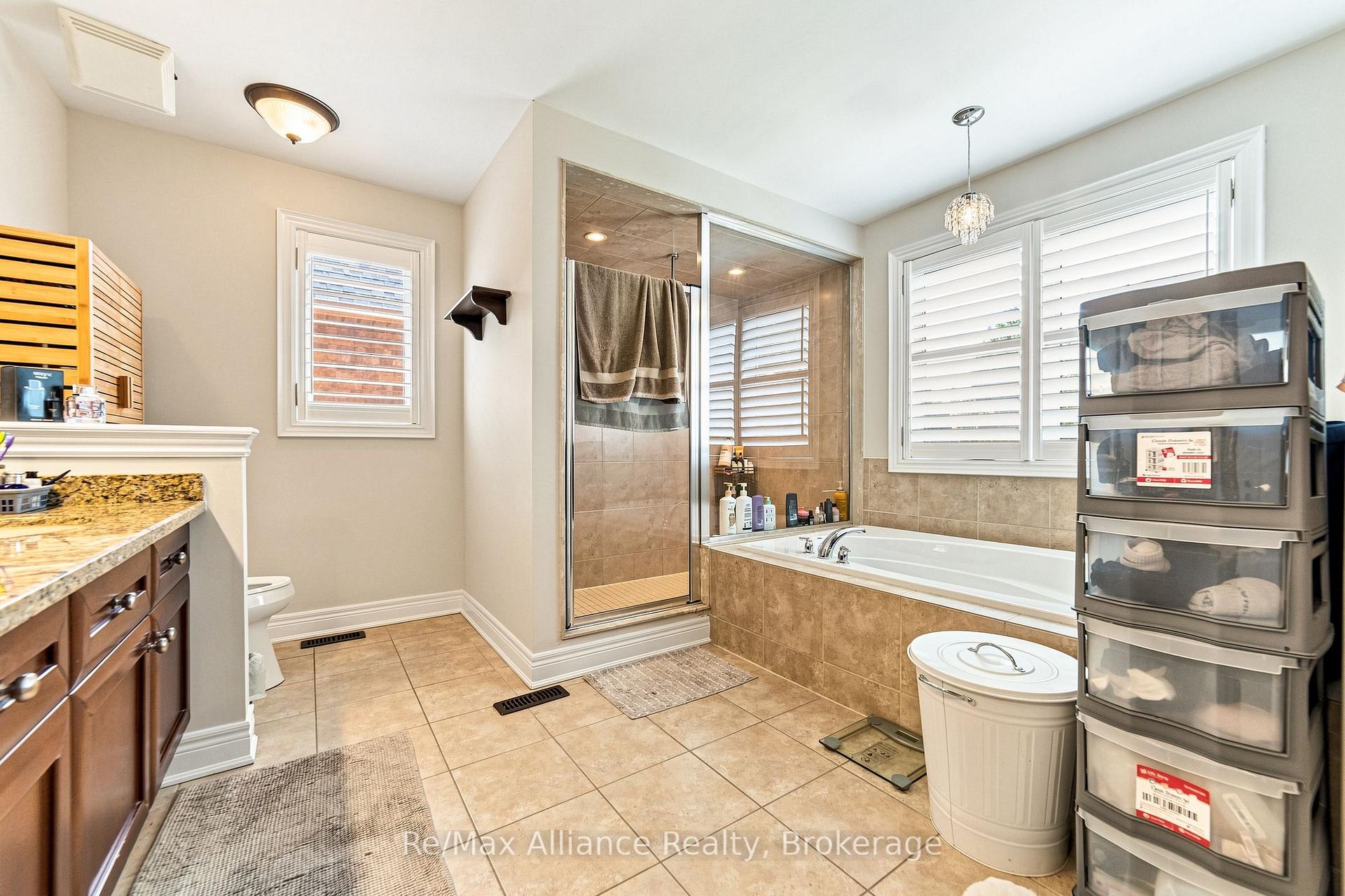 Photo 21 of 2404 Rideau Drive, Oakville, Joshua Creek — HOMEH