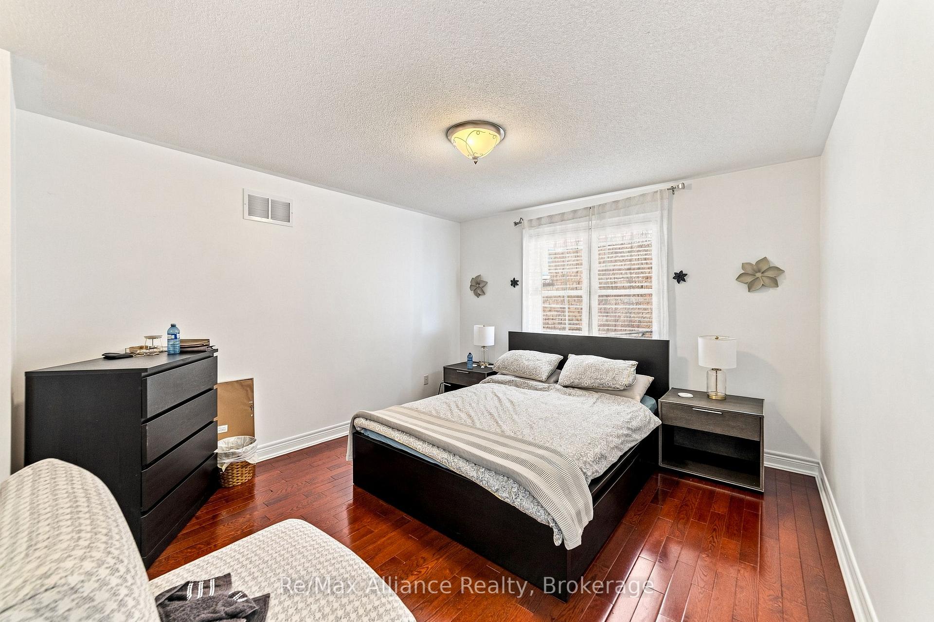 Photo 22 of 2404 Rideau Drive, Oakville, Joshua Creek — HOMEH