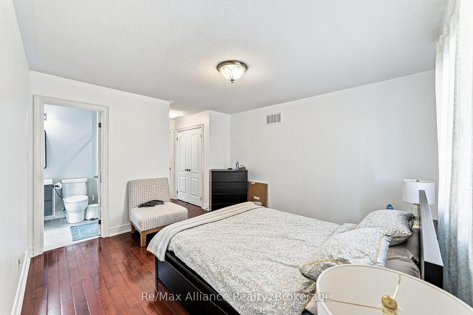 Photo 23 of 2404 Rideau Drive, Oakville, Joshua Creek — HOMEH