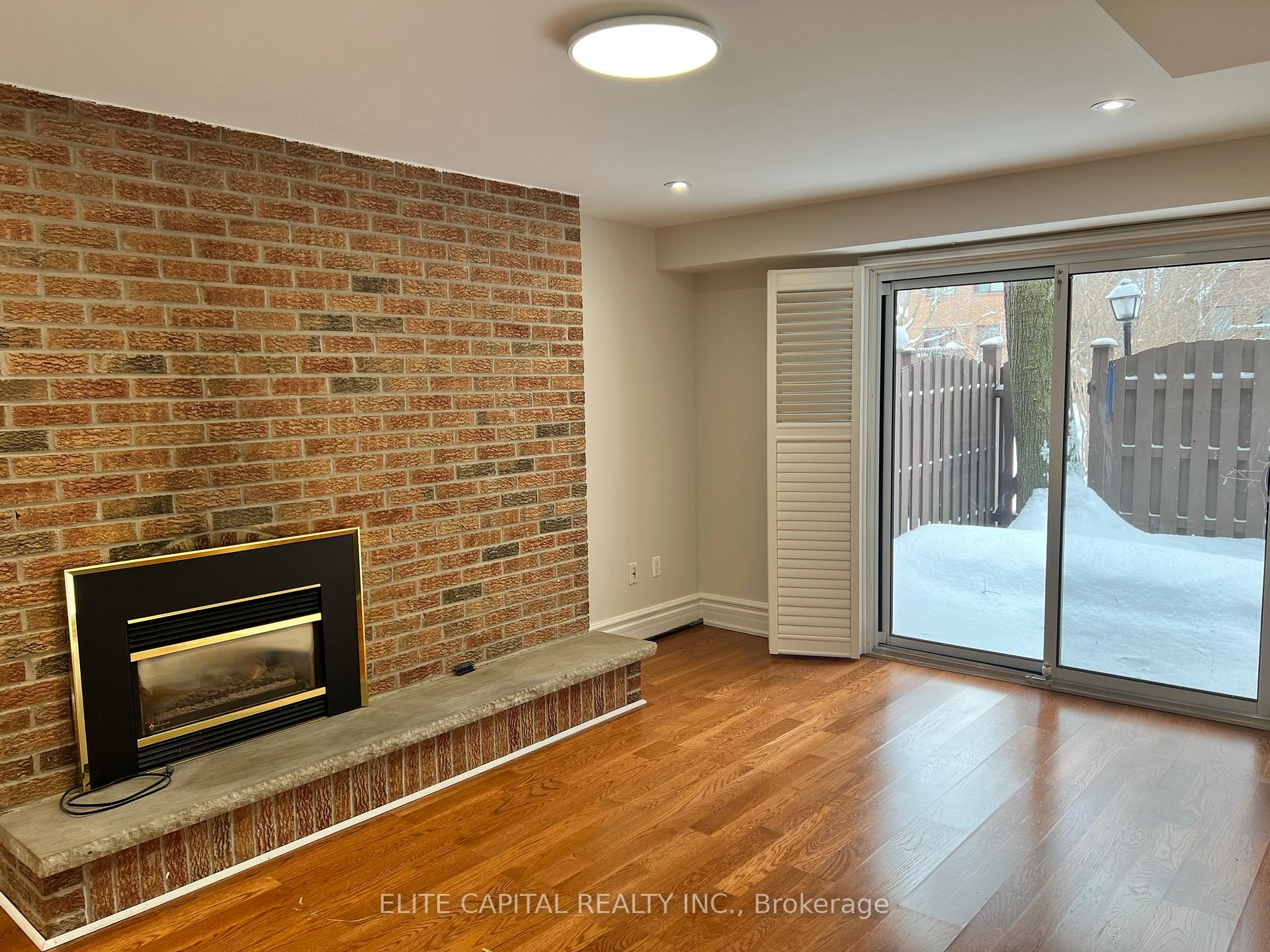 Photo 4 of 124 Wagon Trail Way, North York, Pleasant View — HOMEH