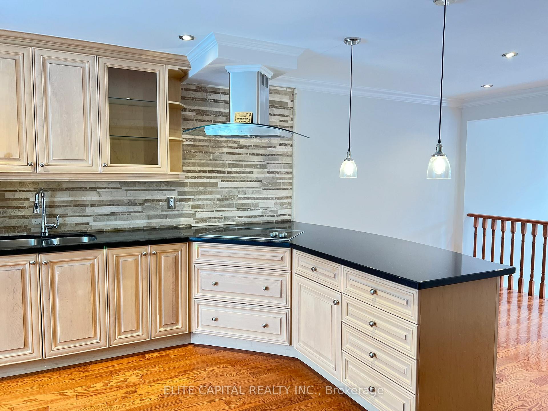 Photo 5 of 124 Wagon Trail Way, North York, Pleasant View — HOMEH