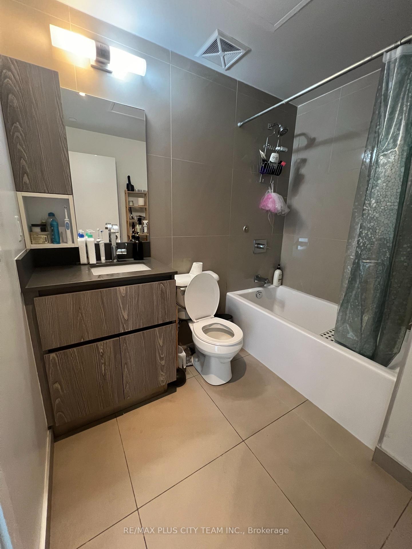 Photo 10 of Unit 1405, 15 Baseball Place, Toronto, South Riverdale — HOMEH