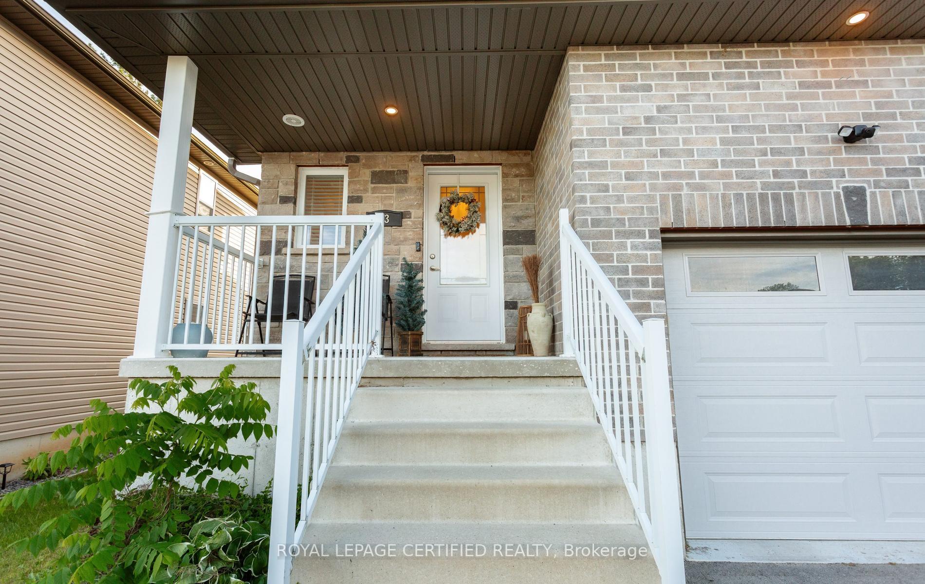 Photo 2 of 33 Kendell Lane, Ingersoll, Ingersoll - North — HOMEH