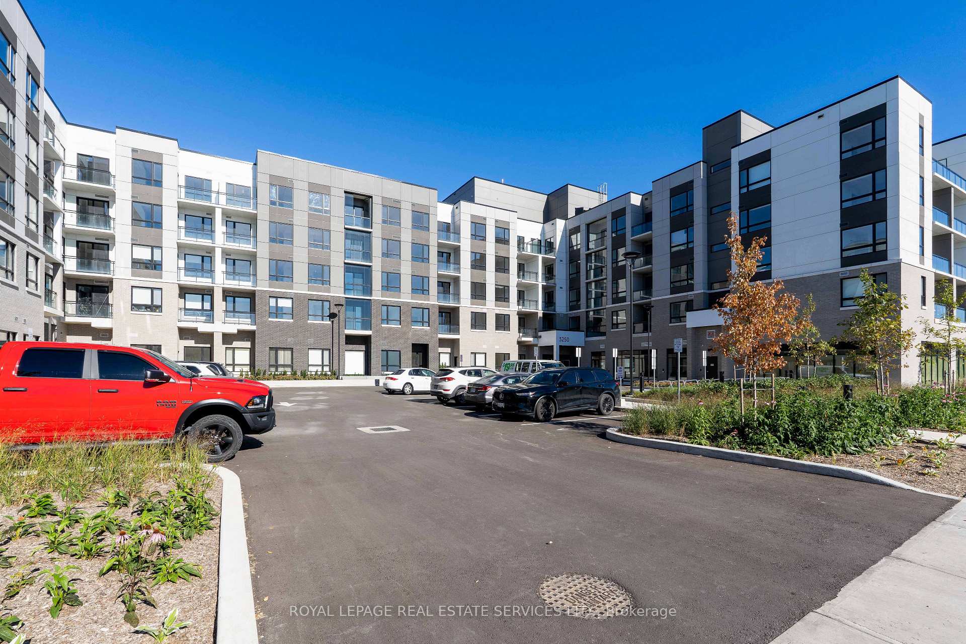 Front of Unit 333, 3250 Carding Mill Trail