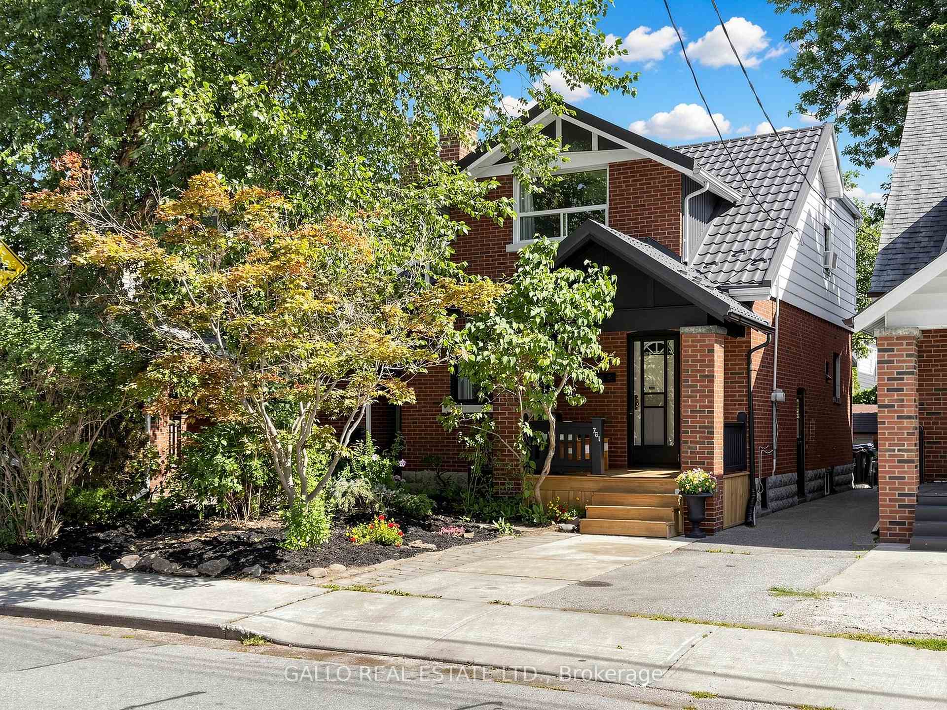 Photo 2 of 761 Sammon Avenue S, Toronto, Danforth Village-East York — HOMEH
