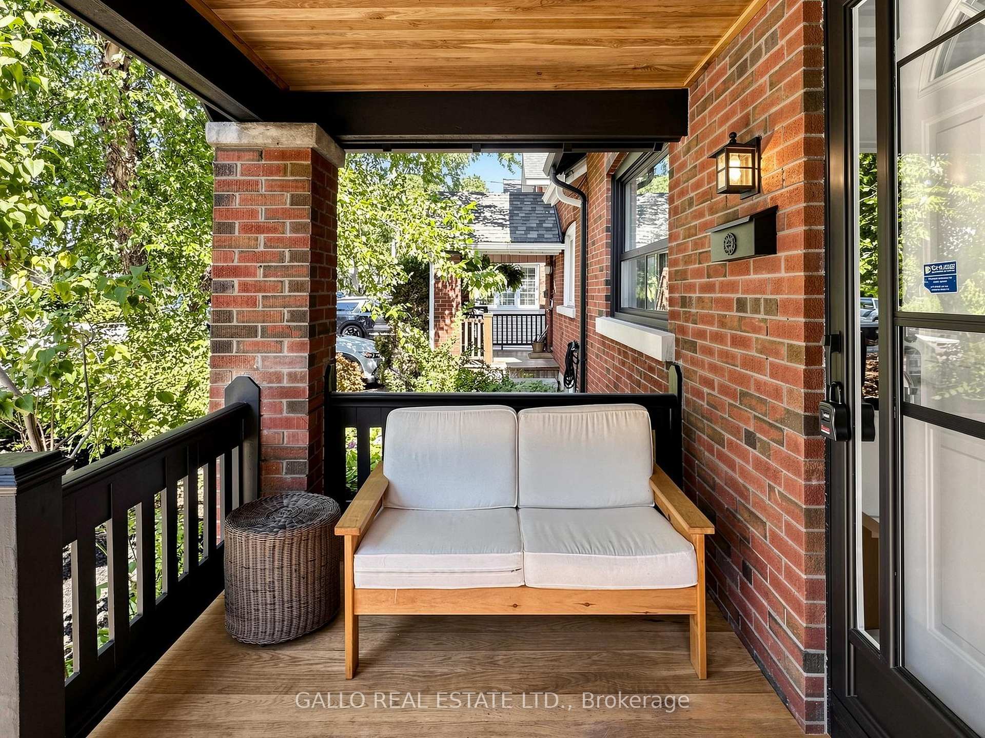 Photo 6 of 761 Sammon Avenue S, Toronto, Danforth Village-East York — HOMEH