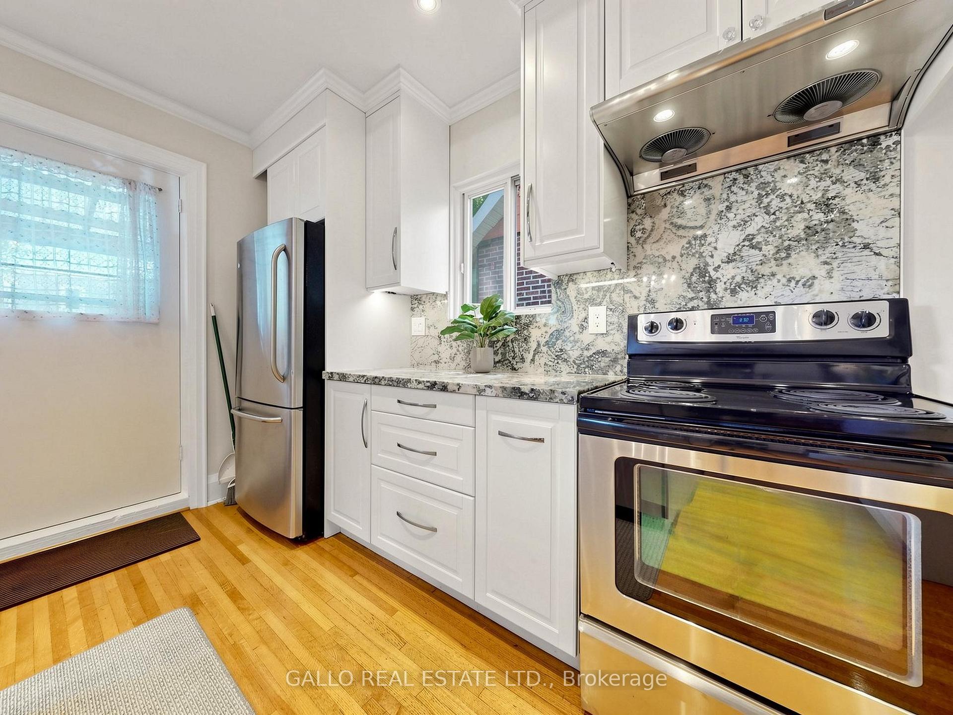 Photo 17 of 761 Sammon Avenue S, Toronto, Danforth Village-East York — HOMEH