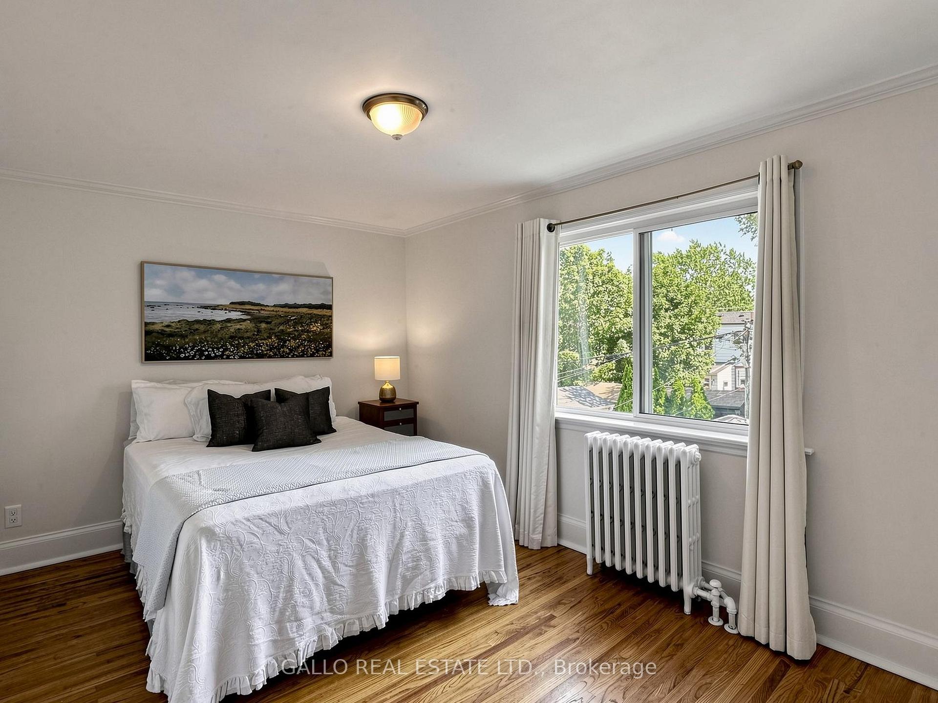 Photo 22 of 761 Sammon Avenue S, Toronto, Danforth Village-East York — HOMEH