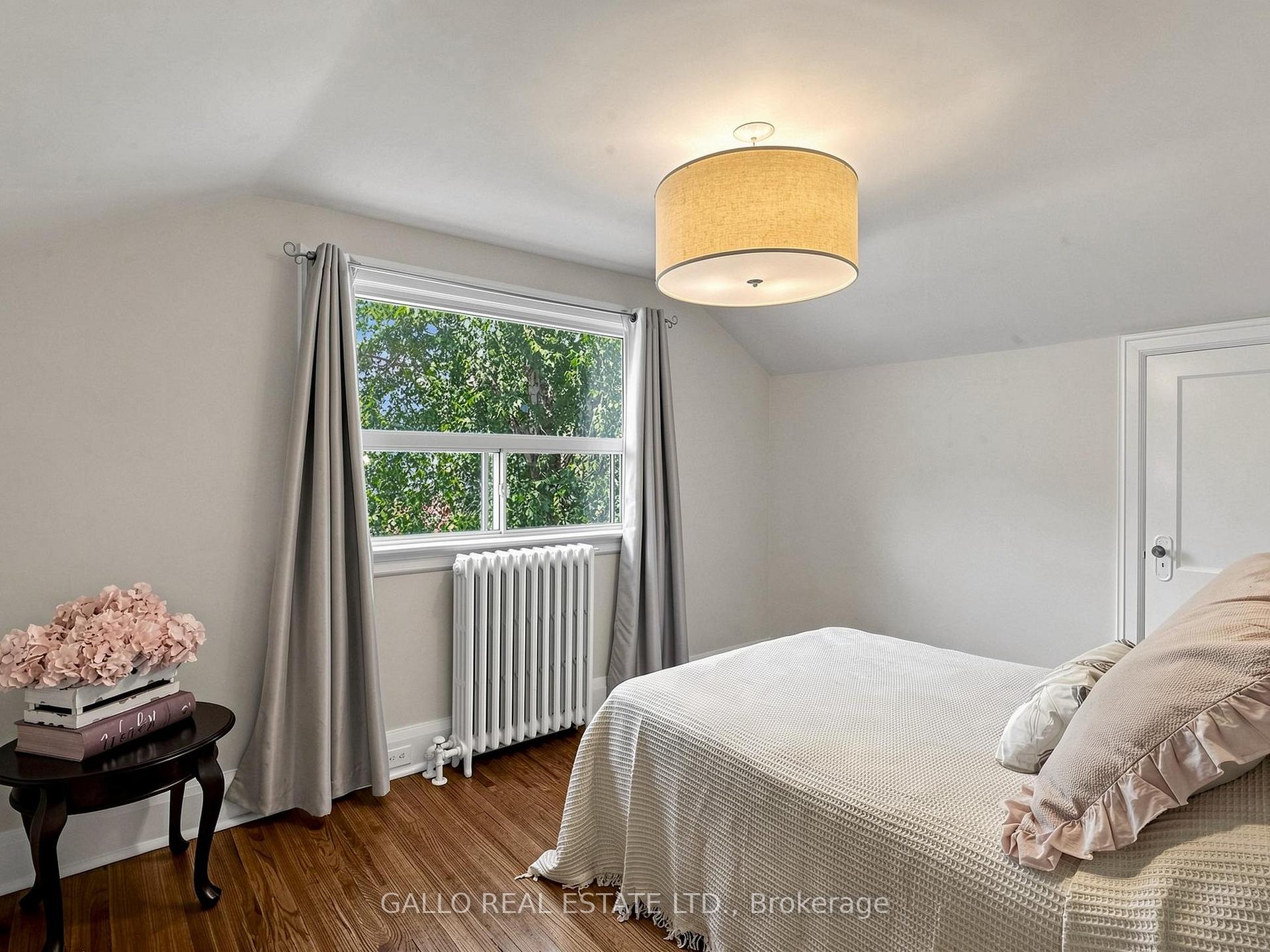 Photo 24 of 761 Sammon Avenue S, Toronto, Danforth Village-East York — HOMEH