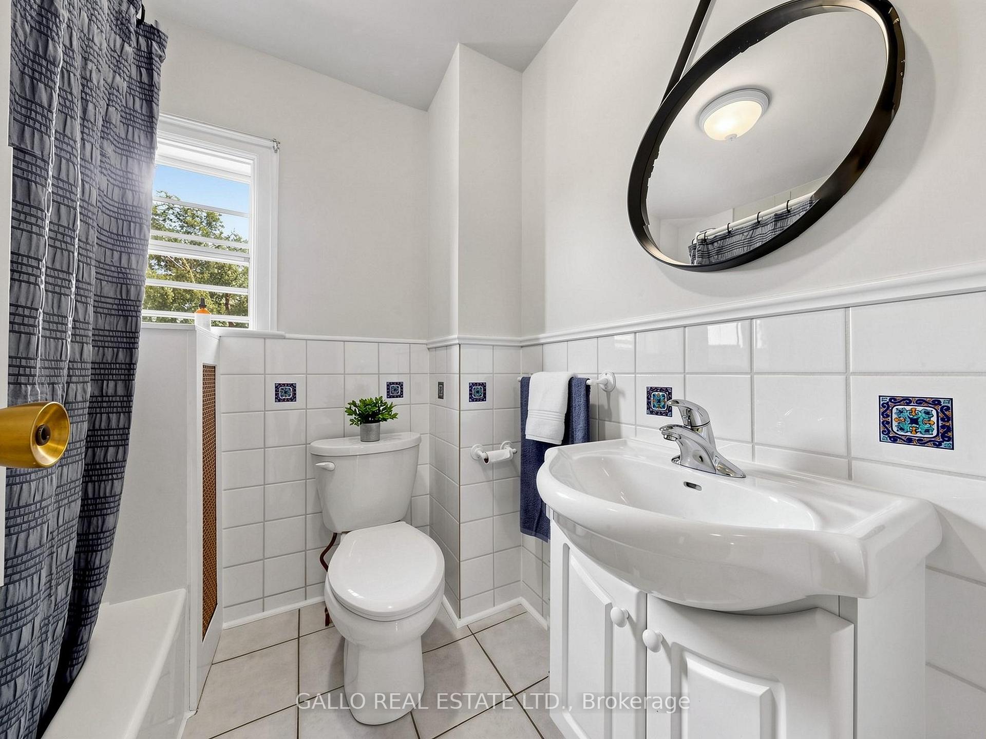 Photo 26 of 761 Sammon Avenue S, Toronto, Danforth Village-East York — HOMEH