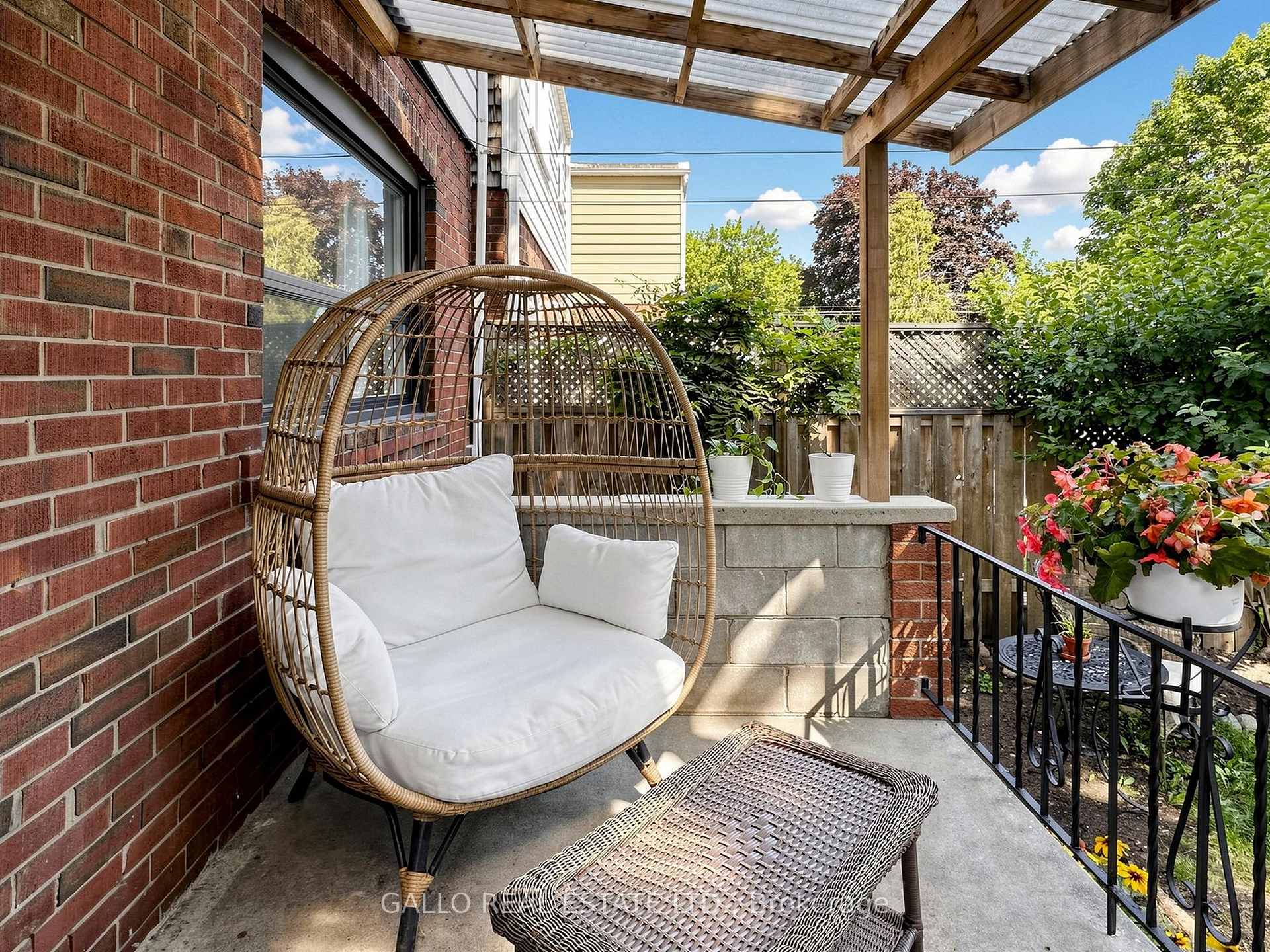 Photo 32 of 761 Sammon Avenue S, Toronto, Danforth Village-East York — HOMEH