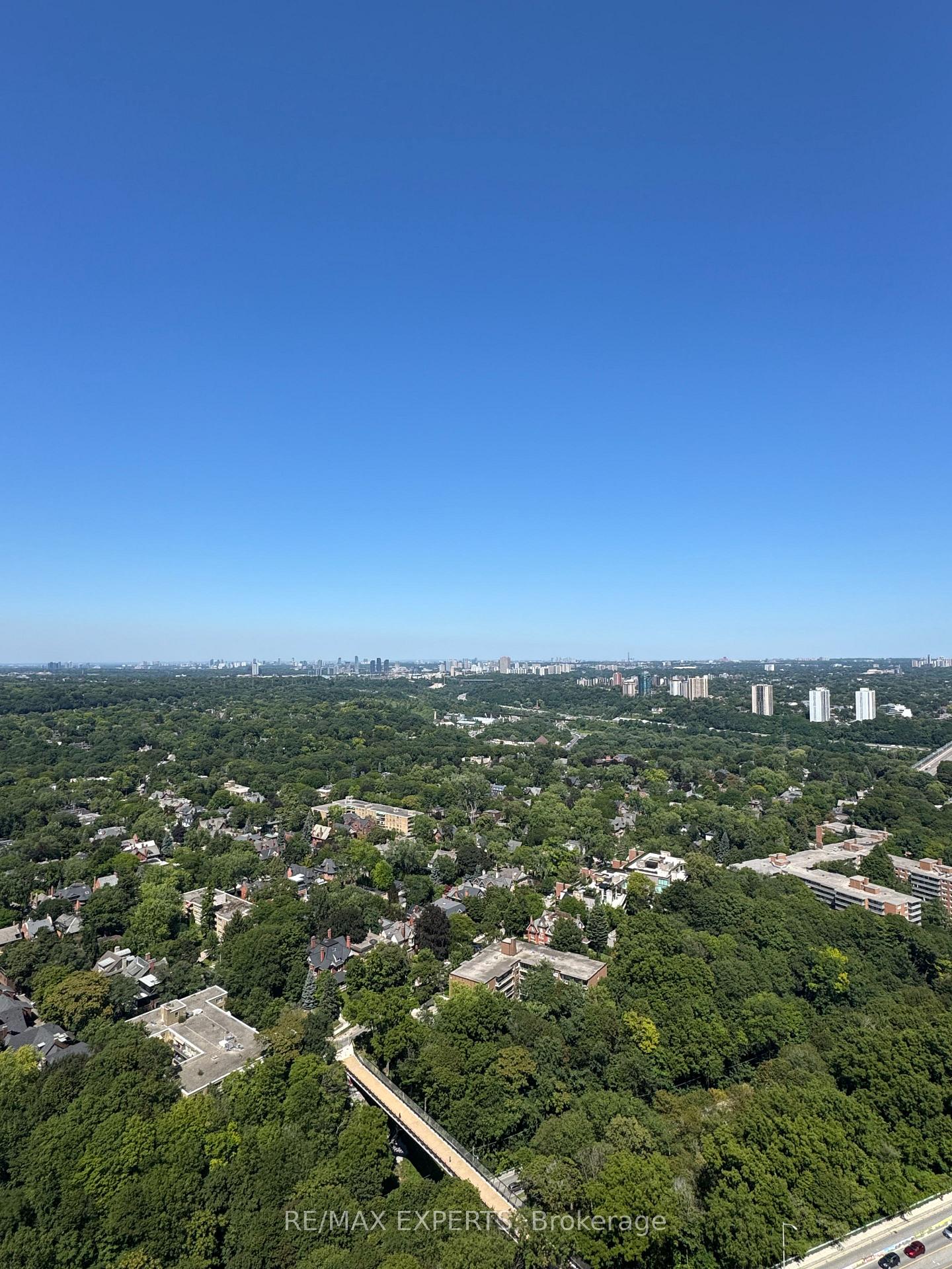 Photo 15 of Unit 4304, 609 Shelbourne Street, Toronto, North St. James Town — HOMEH