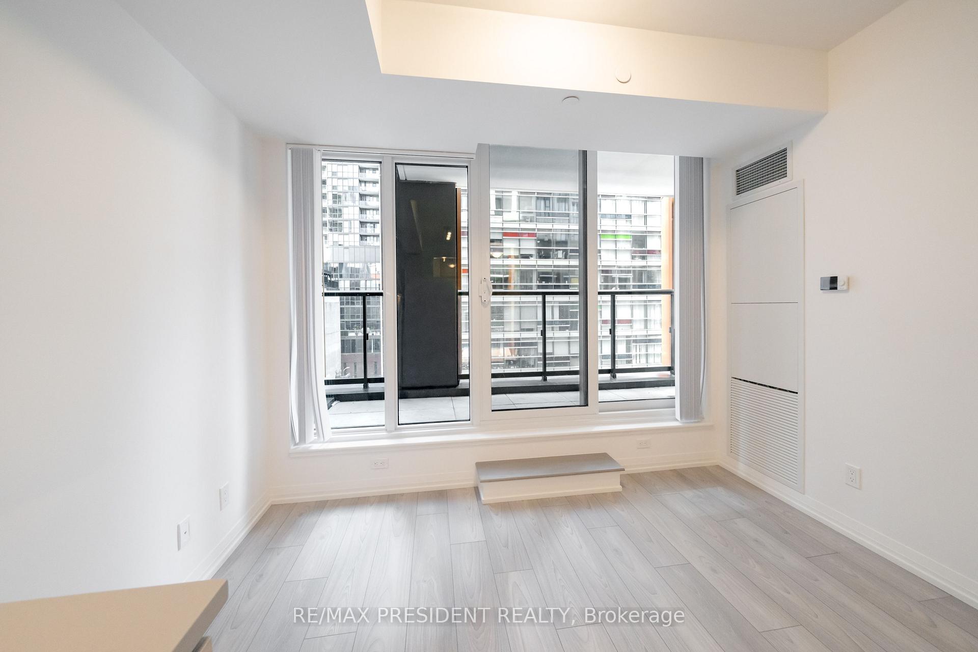 Photo 5 of Unit 511, 400 King Street W, Toronto, Waterfront Communities — HOMEH