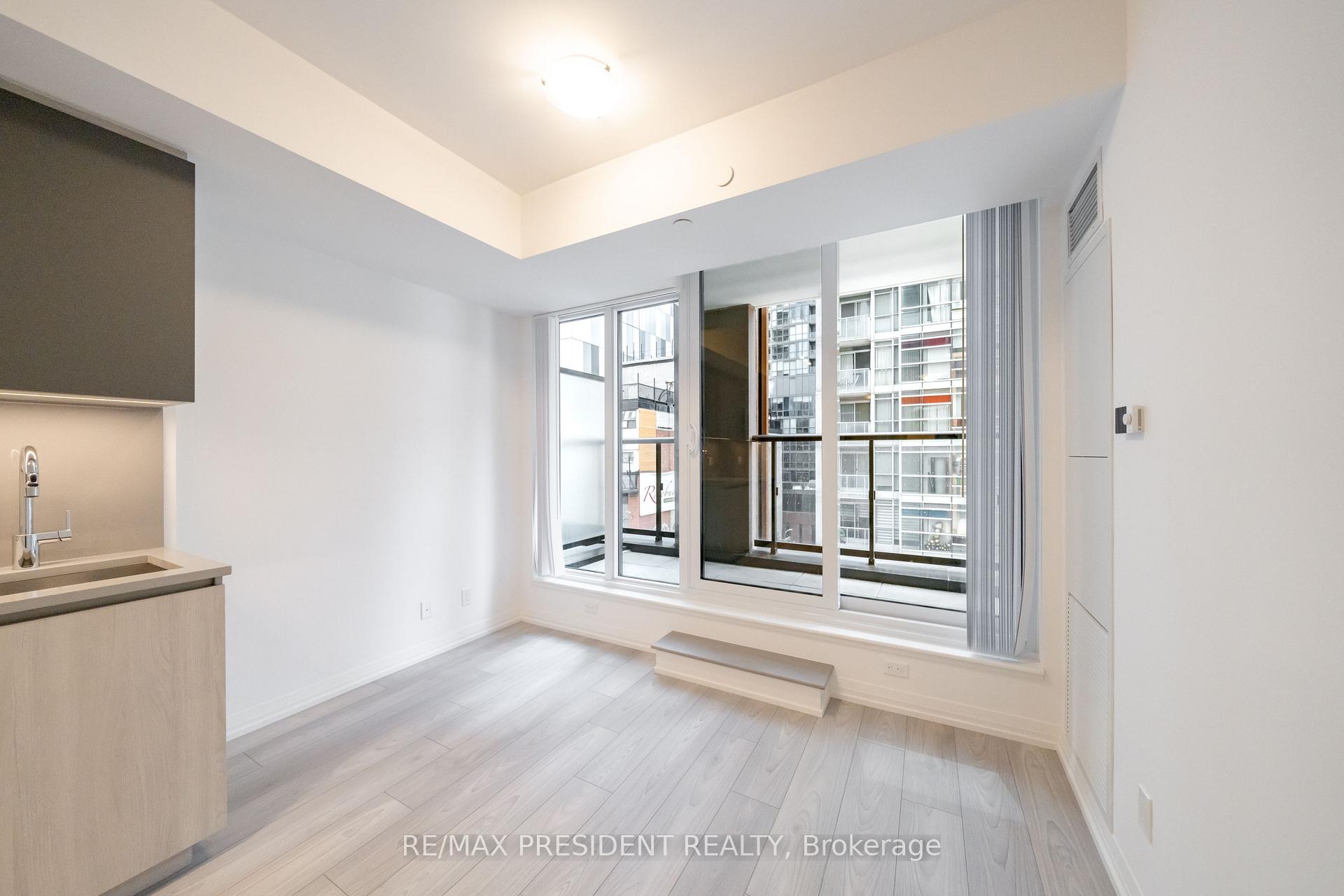Photo 6 of Unit 511, 400 King Street W, Toronto, Waterfront Communities — HOMEH