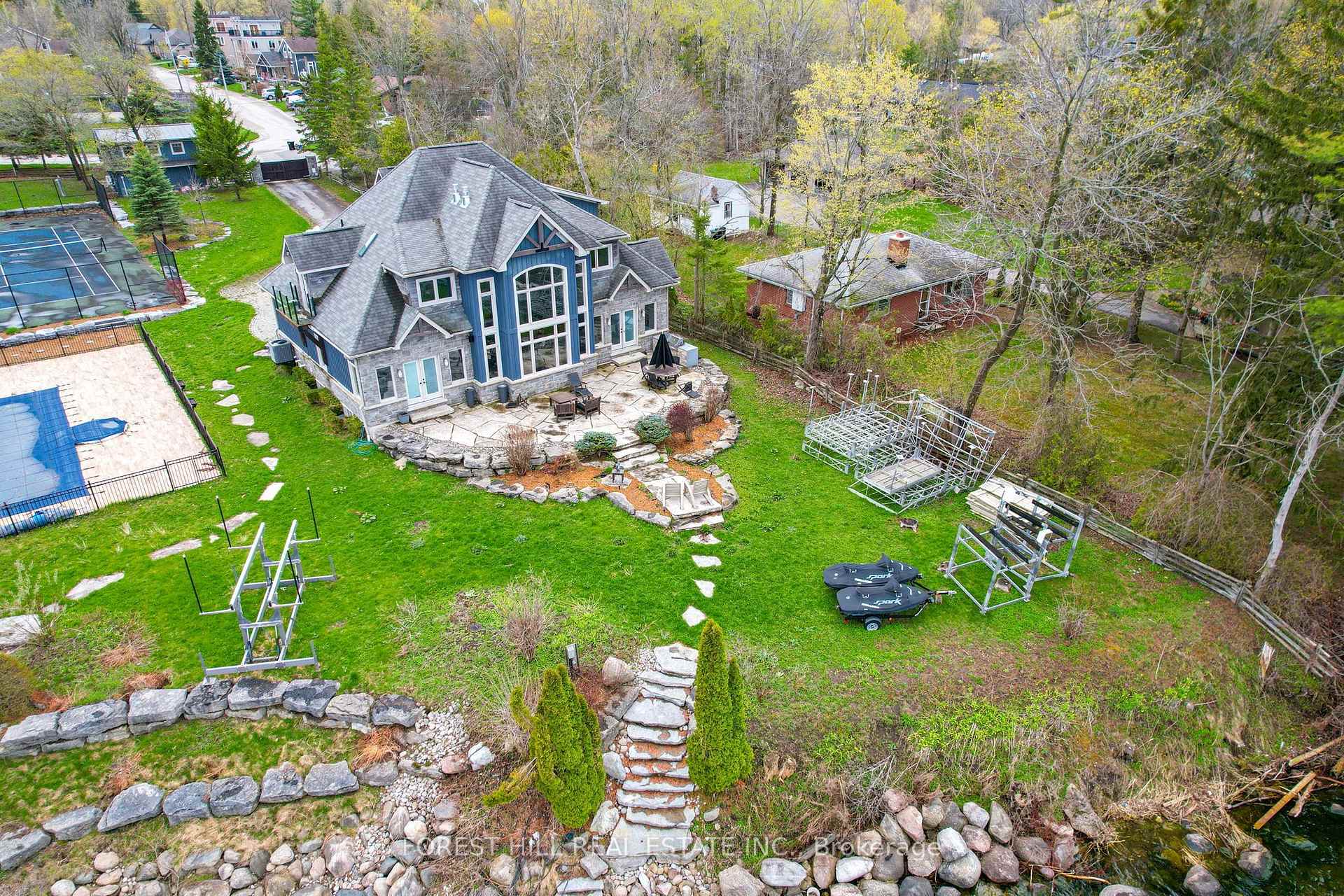 Photo 43 of 44-46 Gray Lane, Barrie, Innis-Shore — HOMEH