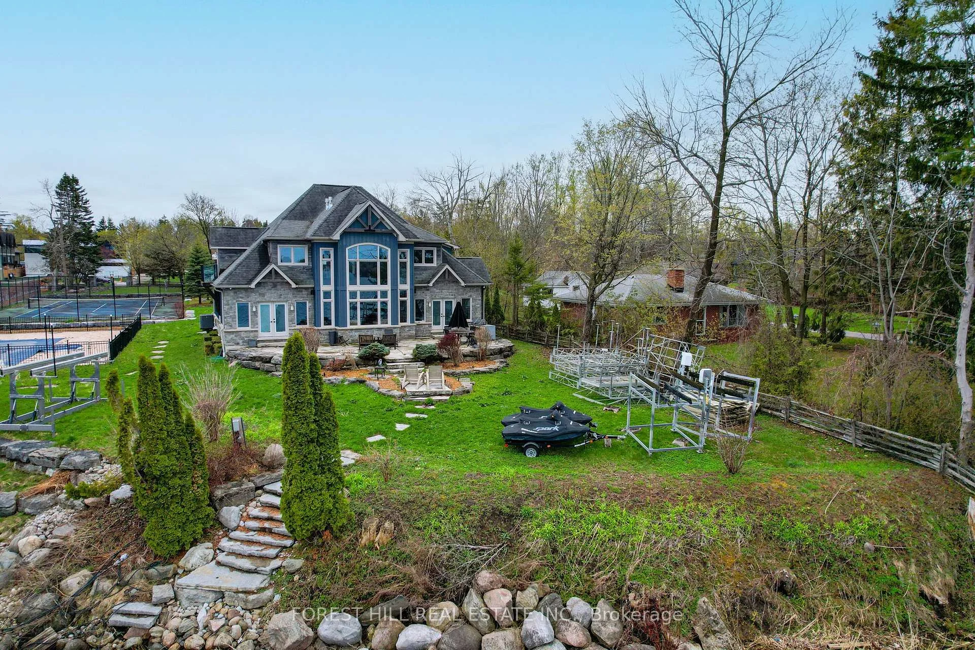 Photo 2 of 44-46 Gray Lane, Barrie, Innis-Shore — HOMEH