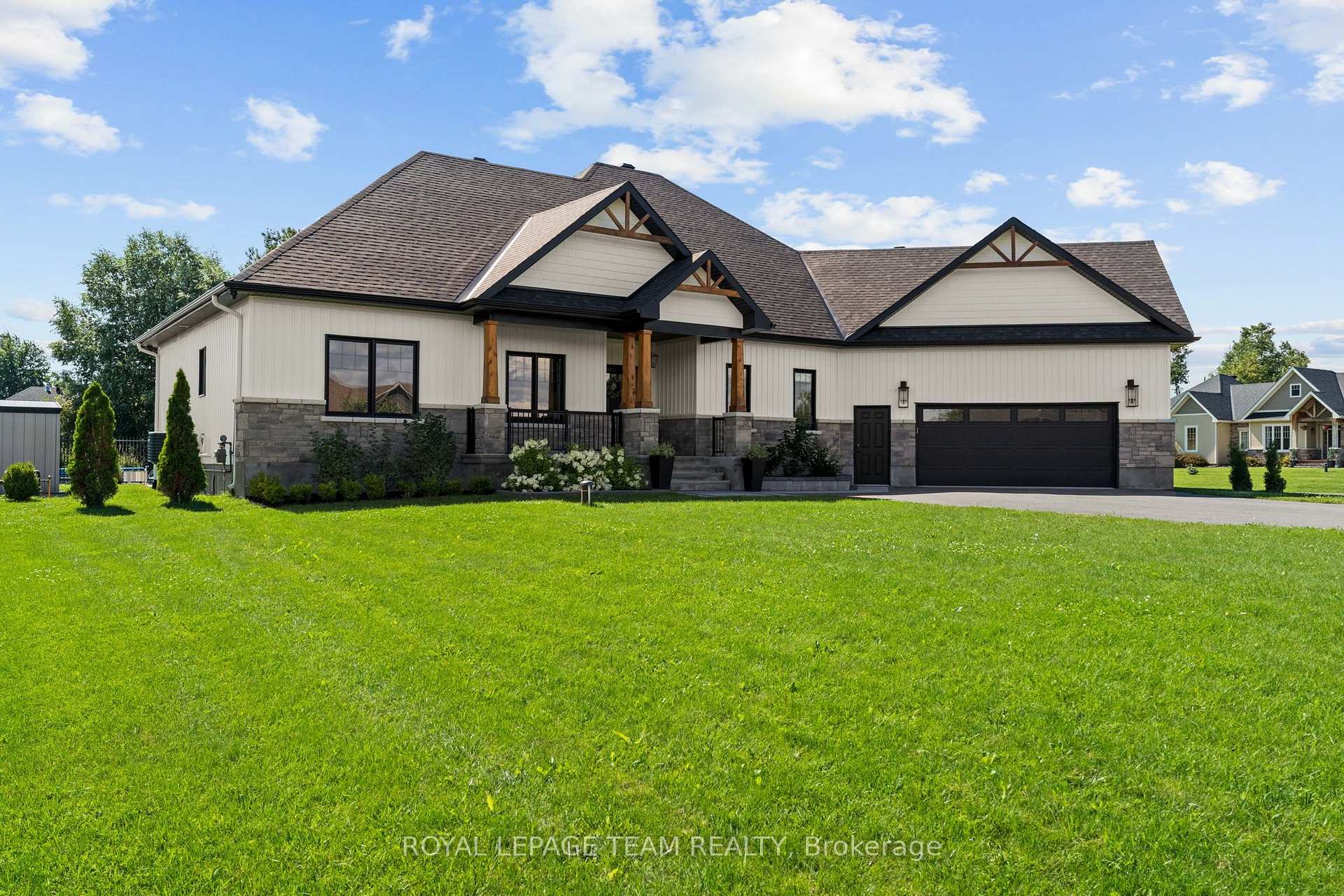 Photo 2 of 200 Summerview Terrace, Ottawa, Greely — HOMEH