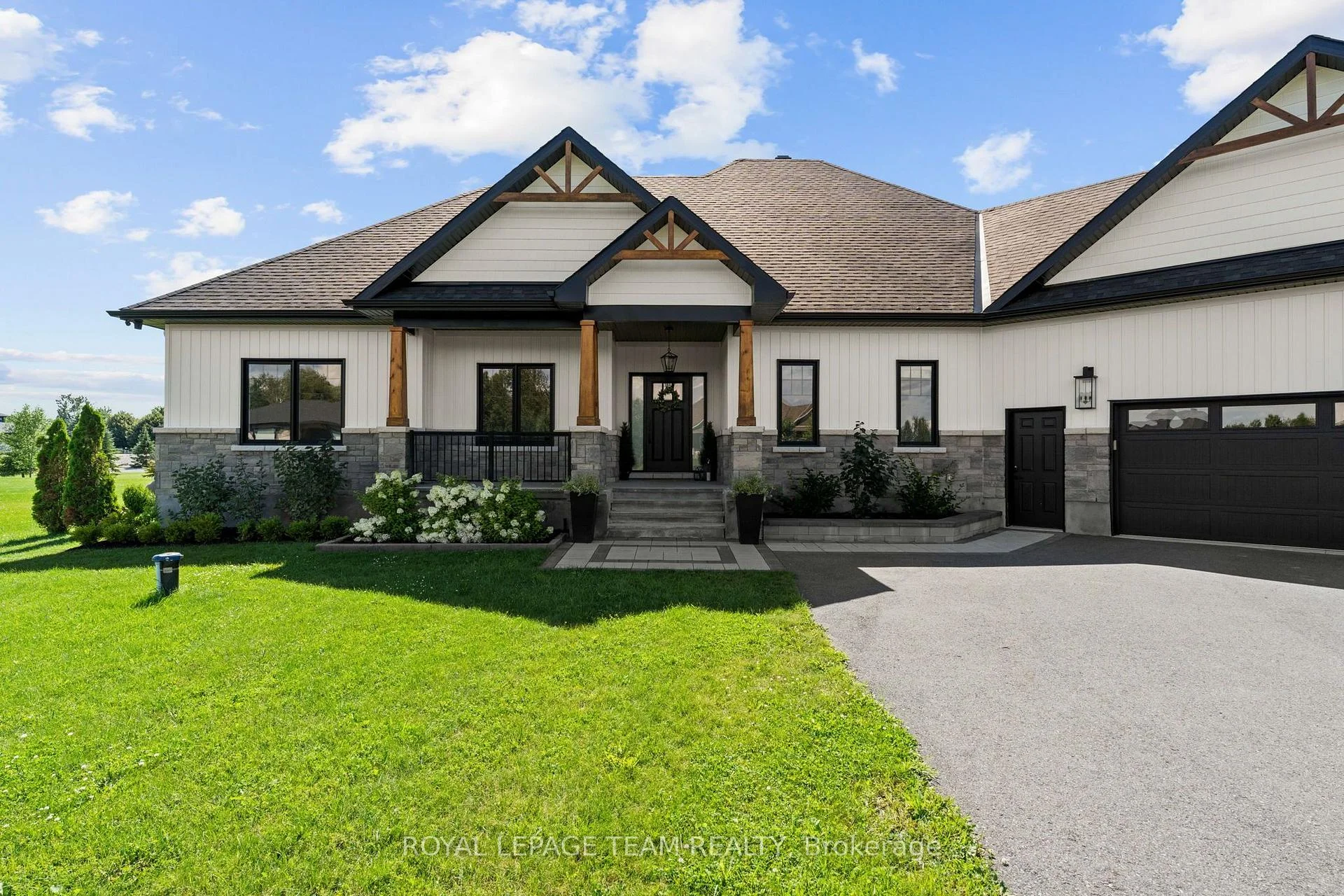 Photo 4 of 200 Summerview Terrace, Ottawa, Greely — HOMEH