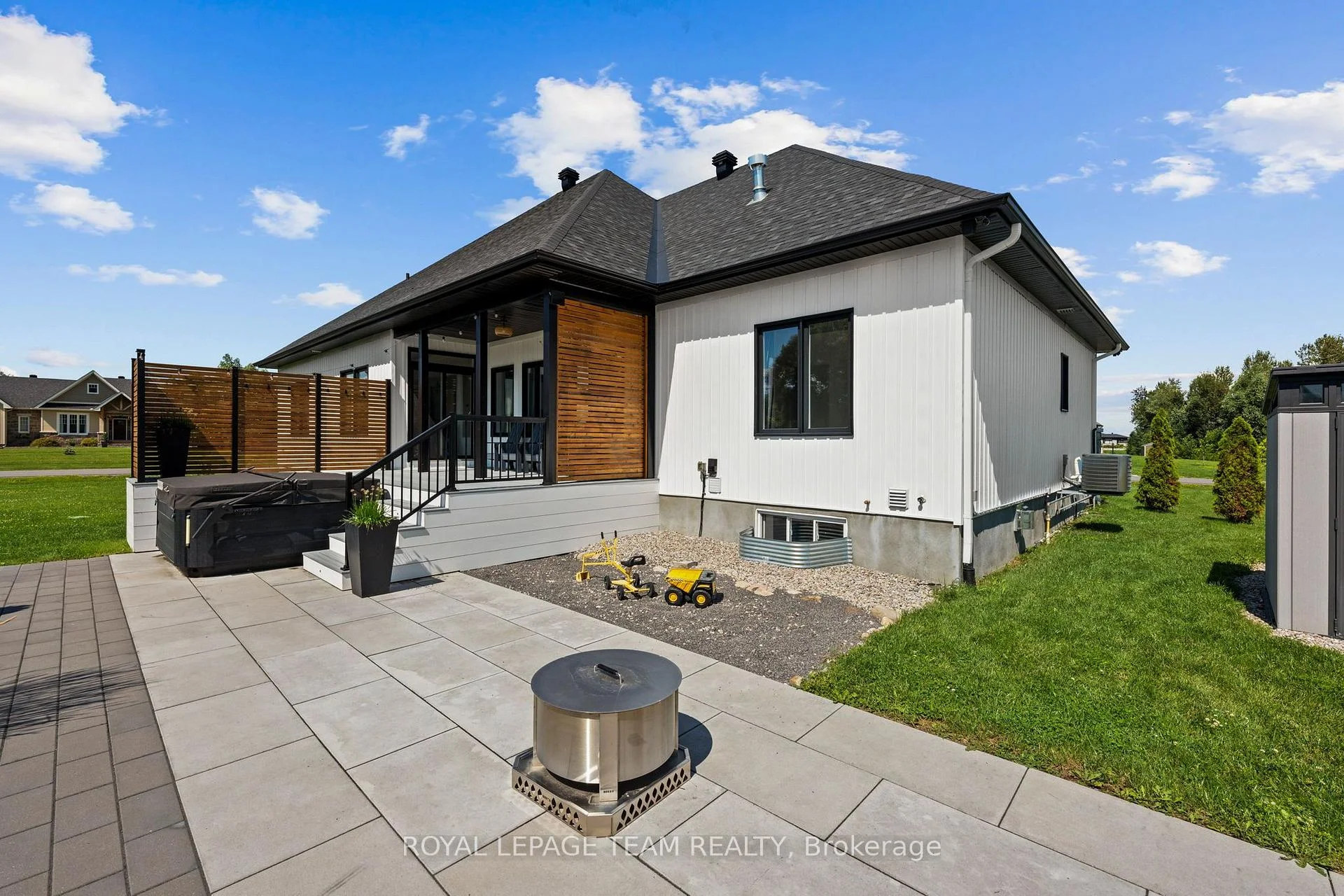 Photo 44 of 200 Summerview Terrace, Ottawa, Greely — HOMEH