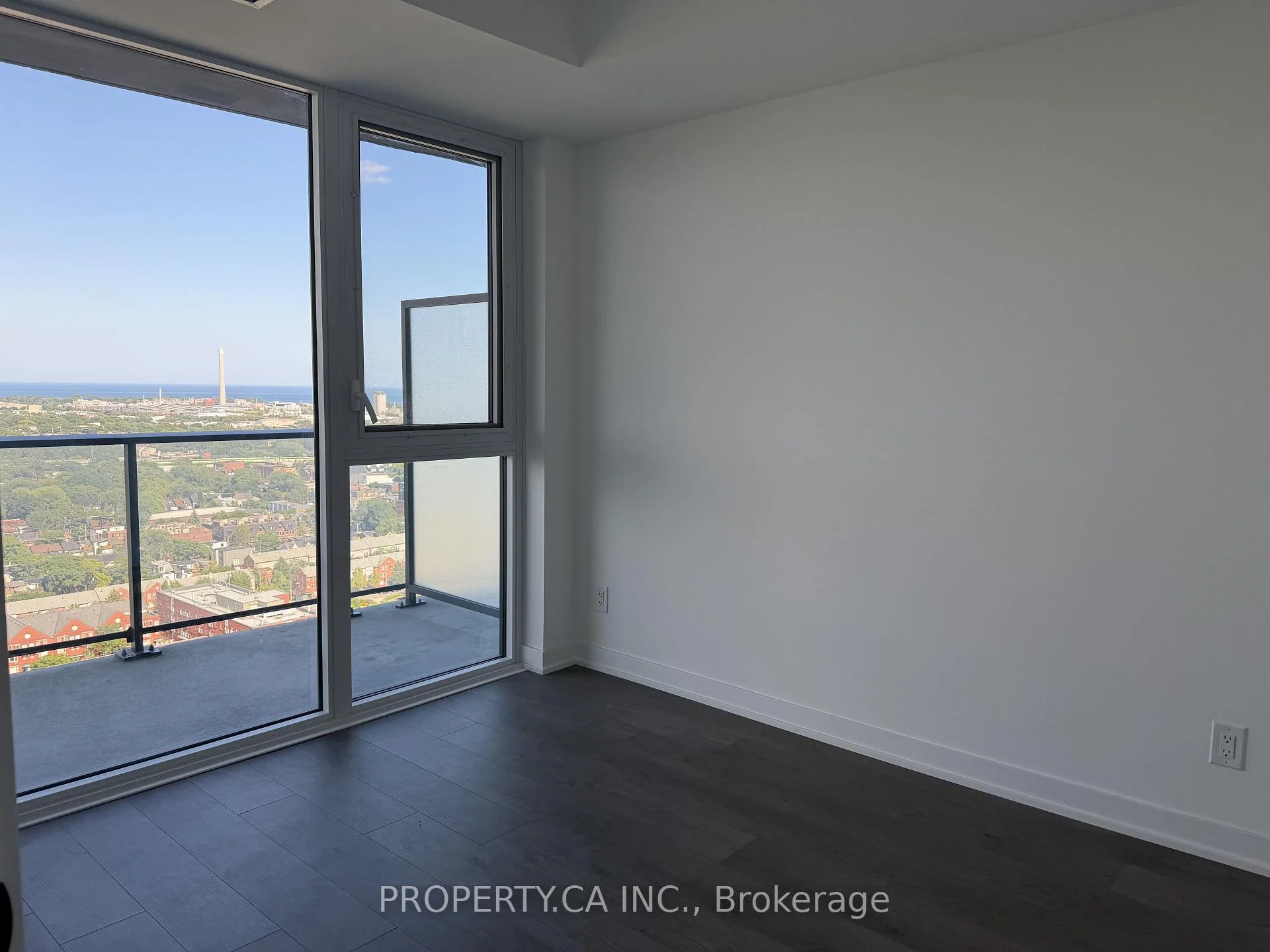 Photo 4 of Unit 2513, 5 Defries Street, Toronto, Regent Park — HOMEH
