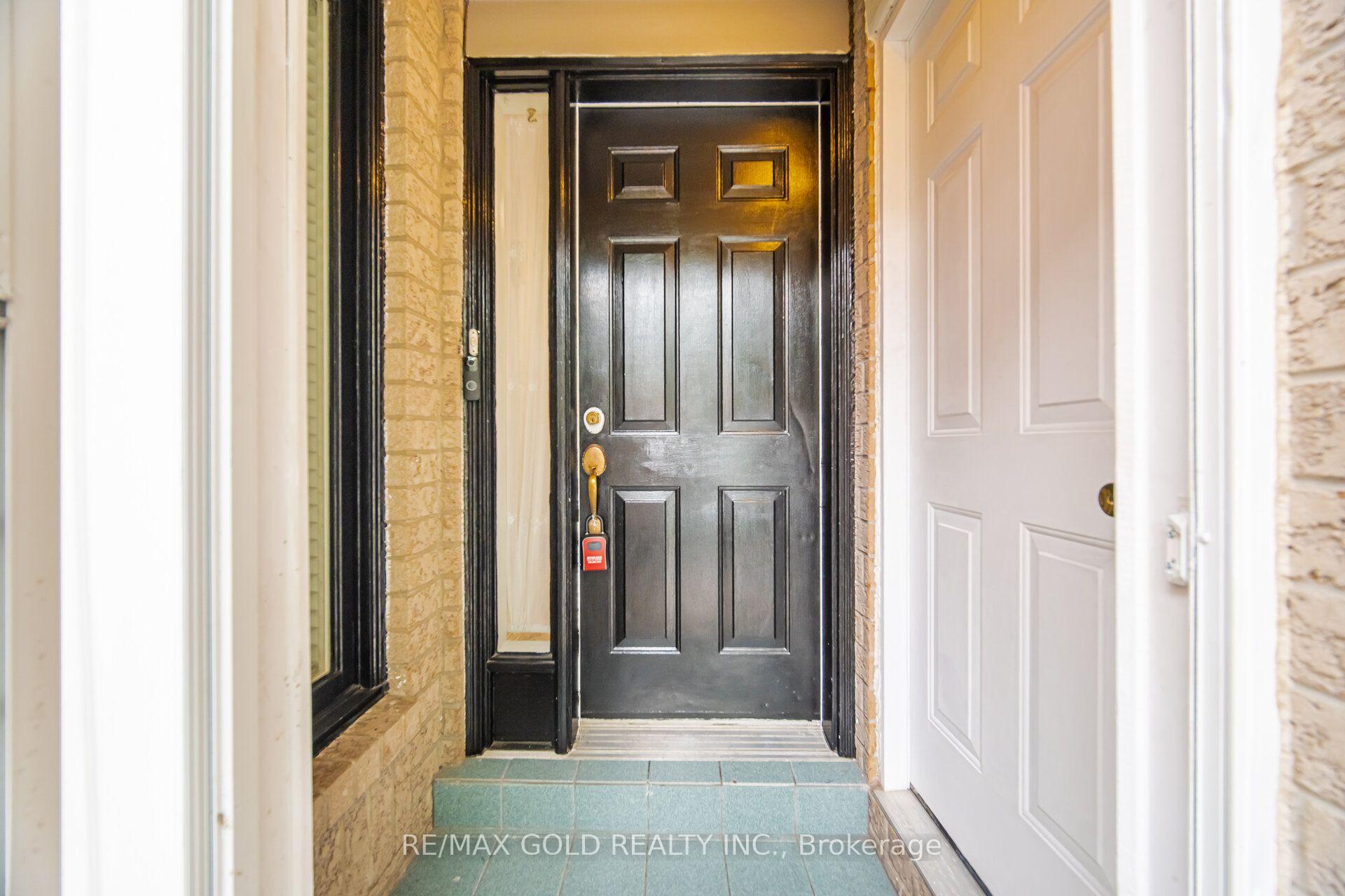 Photo 5 of 53 Cedarwood Crescent, Brampton, Brampton West — HOMEH
