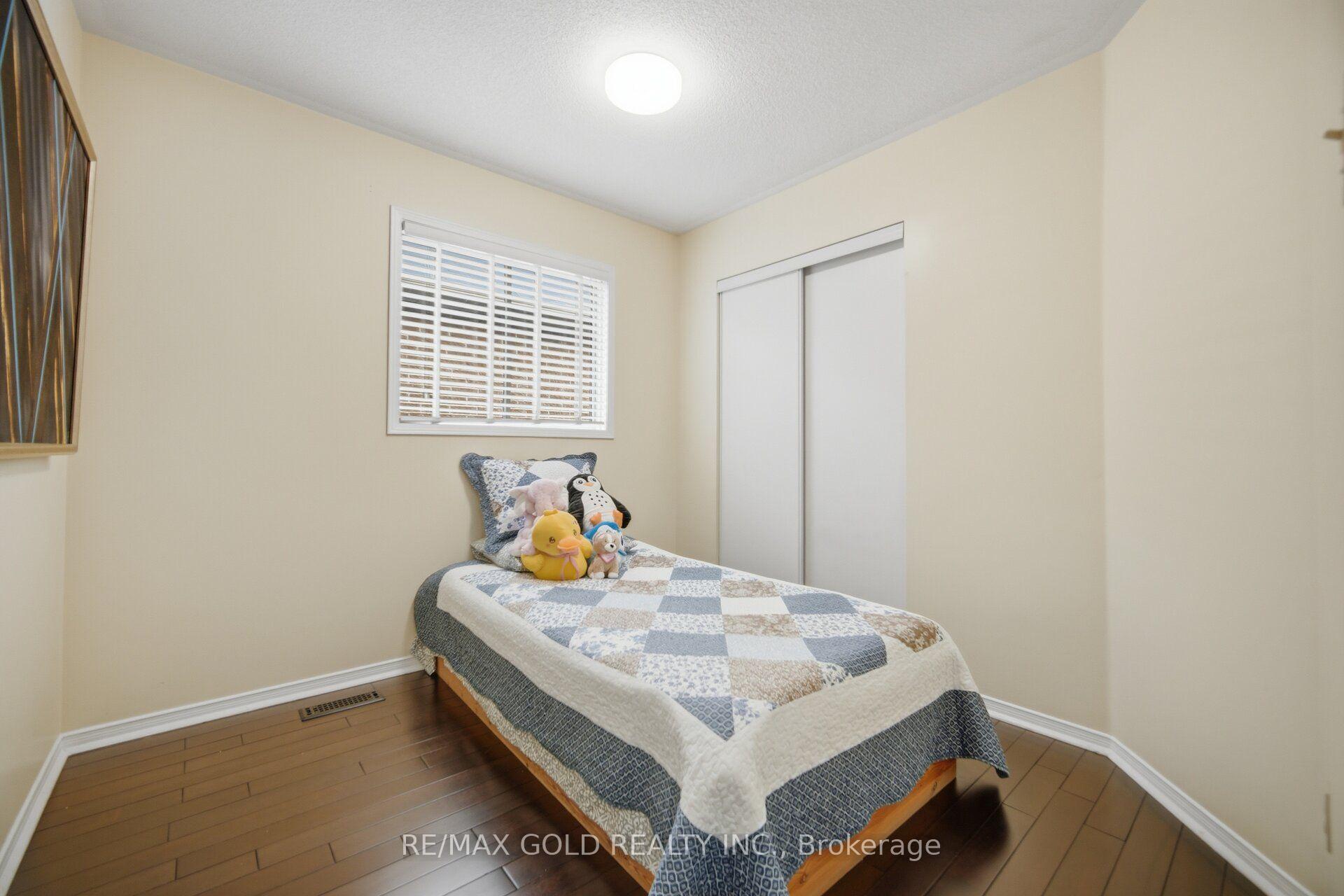 Photo 25 of 53 Cedarwood Crescent, Brampton, Brampton West — HOMEH