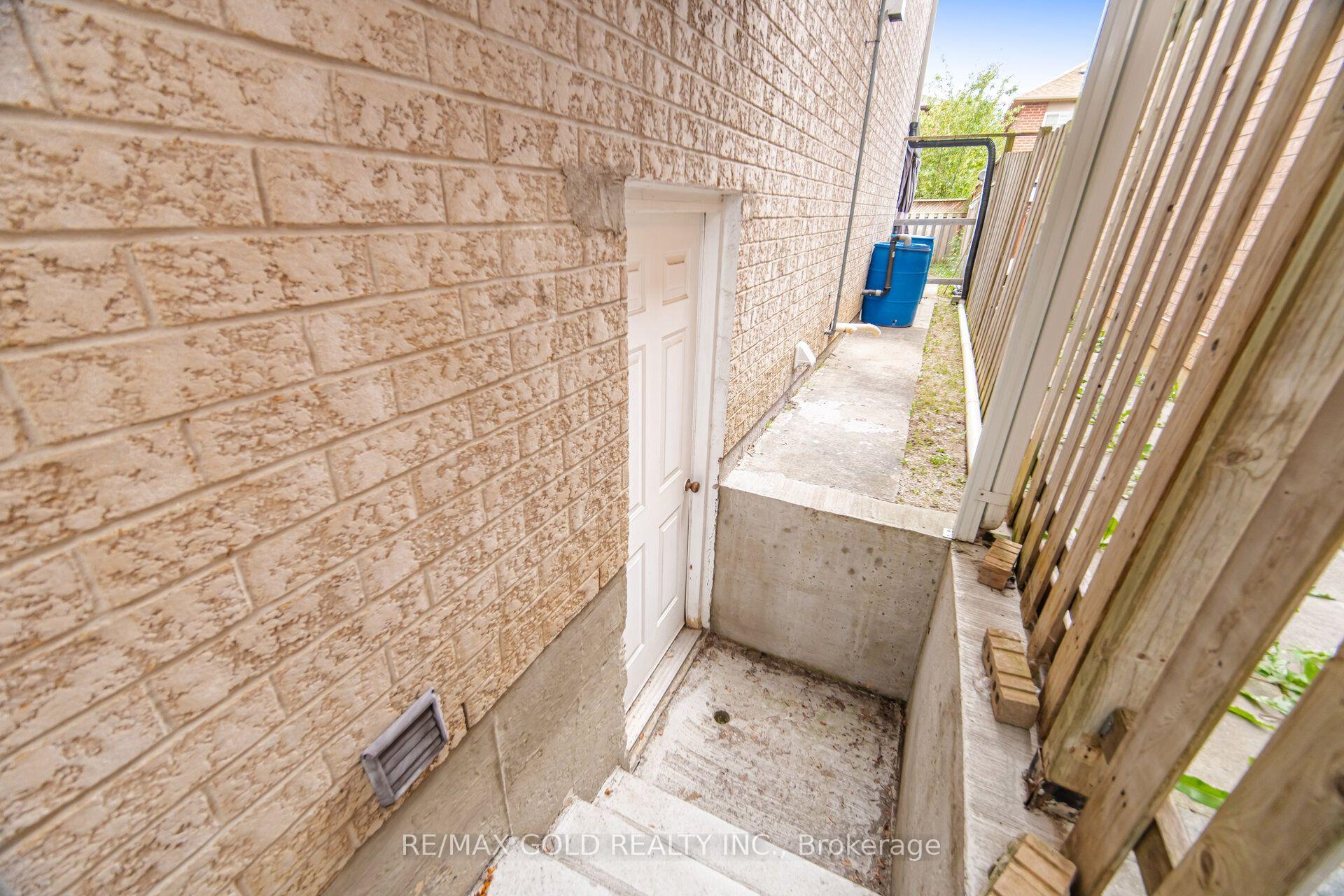 Photo 28 of 53 Cedarwood Crescent, Brampton, Brampton West — HOMEH