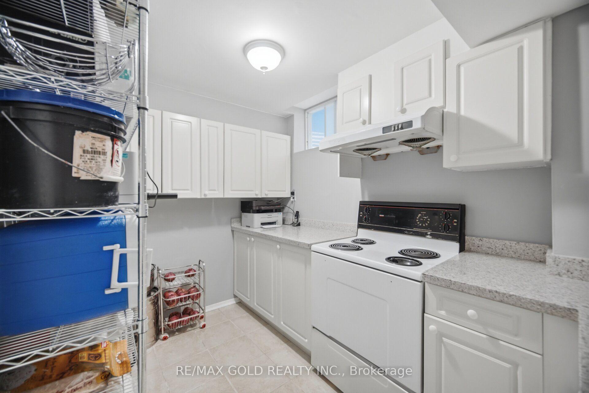 Photo 32 of 53 Cedarwood Crescent, Brampton, Brampton West — HOMEH