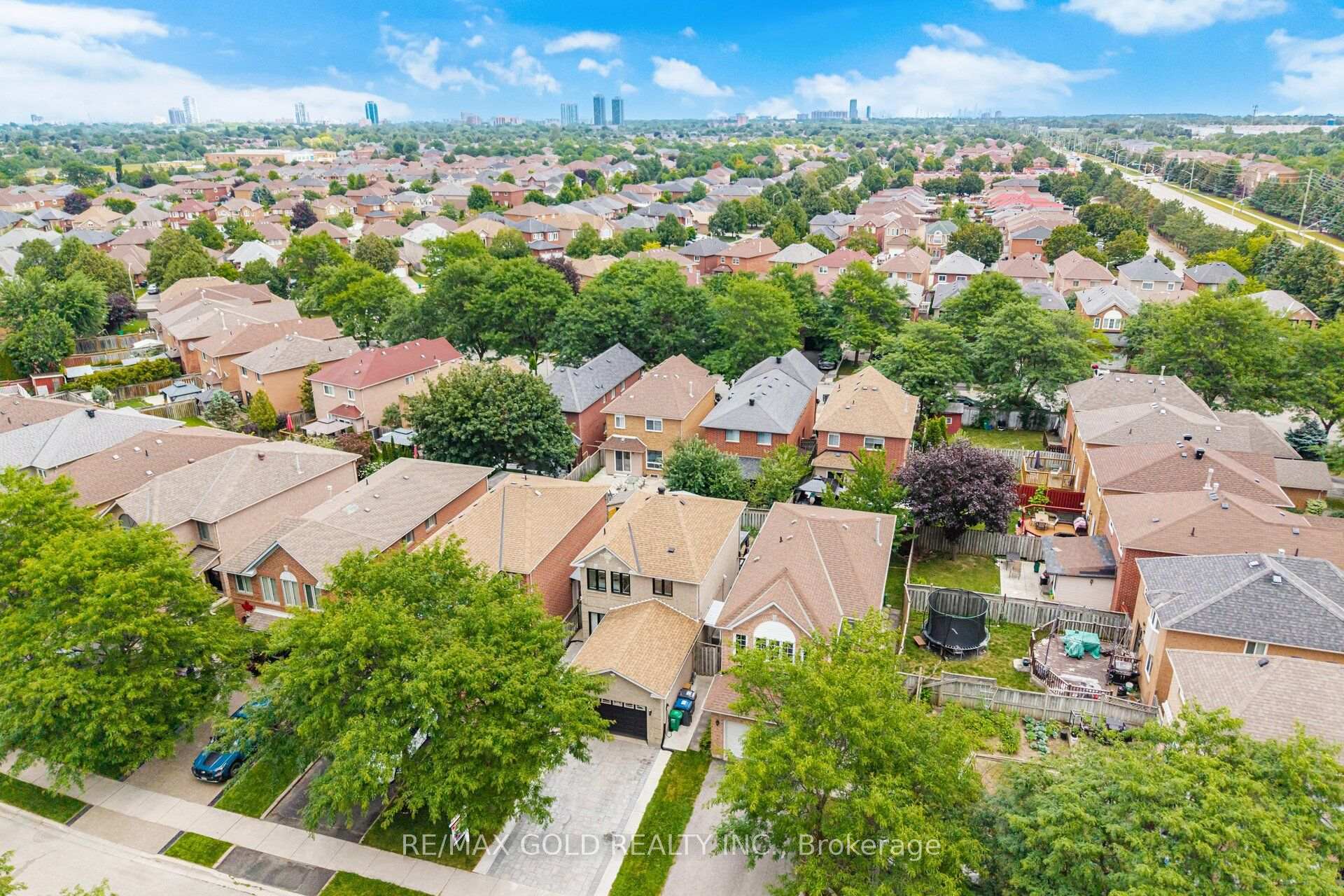 Photo 45 of 53 Cedarwood Crescent, Brampton, Brampton West — HOMEH
