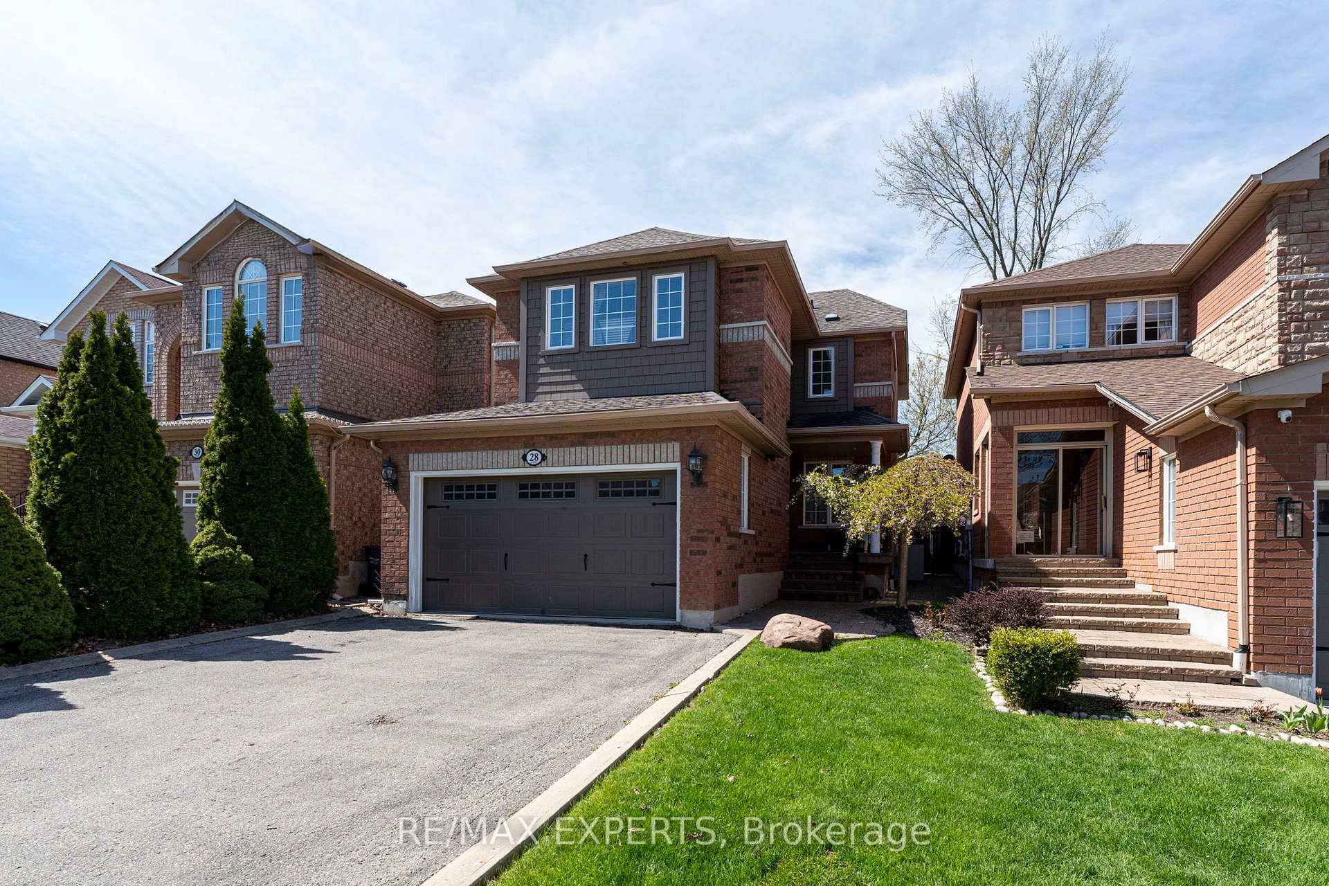 Photo 1 of 28 Crestridge Drive, Caledon, Bolton North — HOMEH