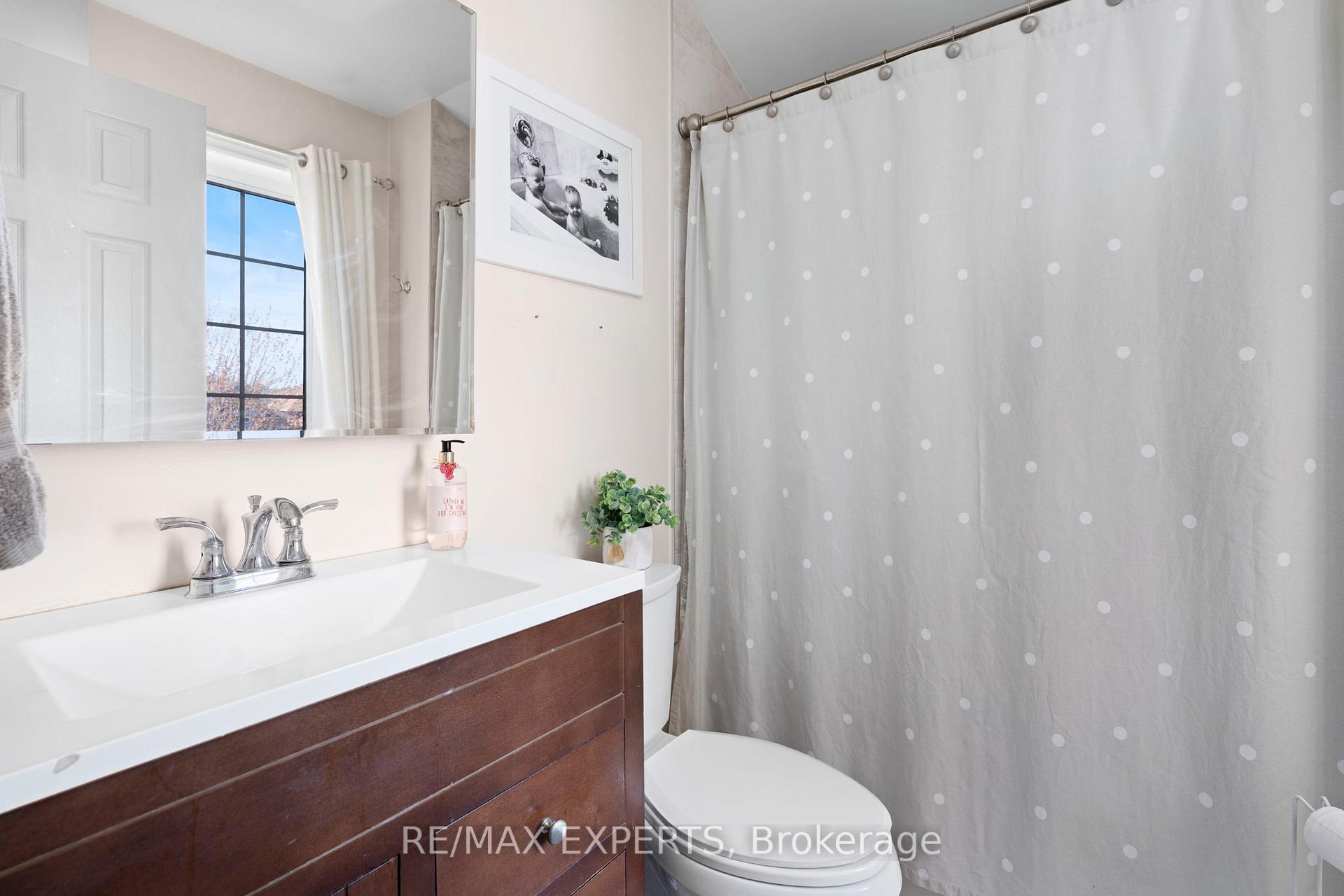 Photo 24 of 28 Crestridge Drive, Caledon, Bolton North — HOMEH